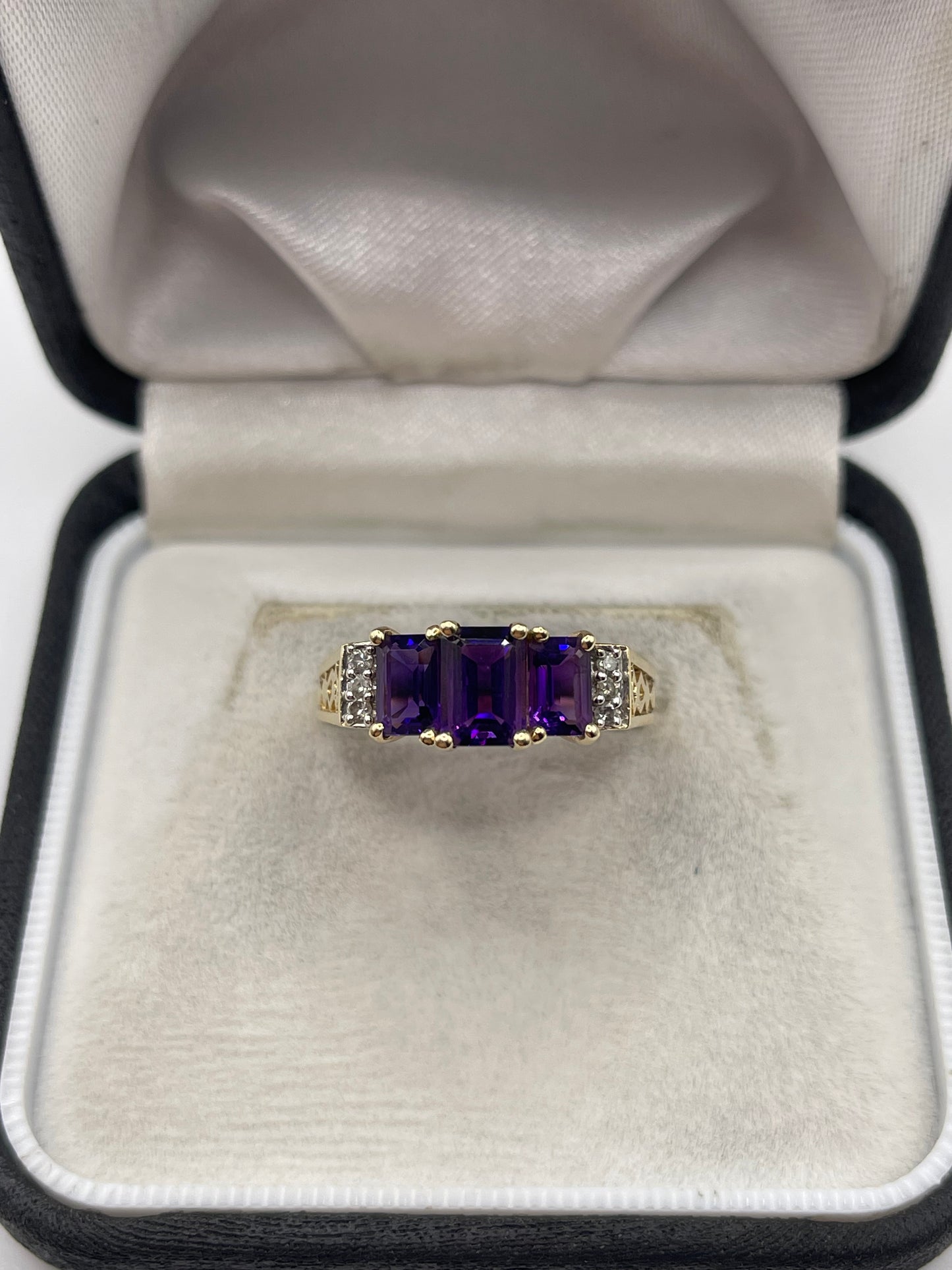 14ct gold amethyst and diamond ring
