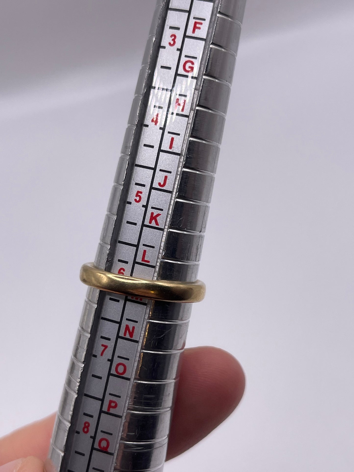 9ct gold diamond ring