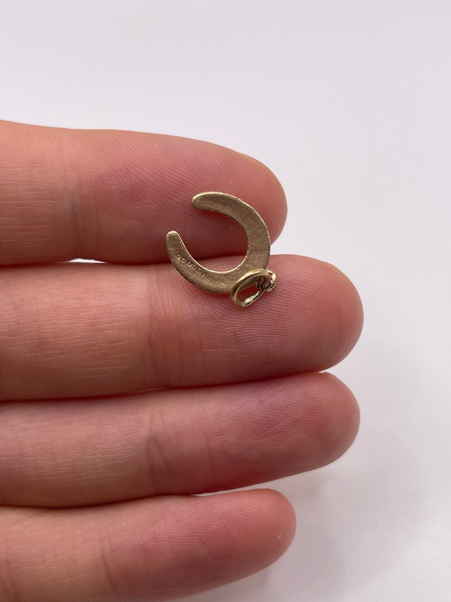 9ct gold horseshoe charm