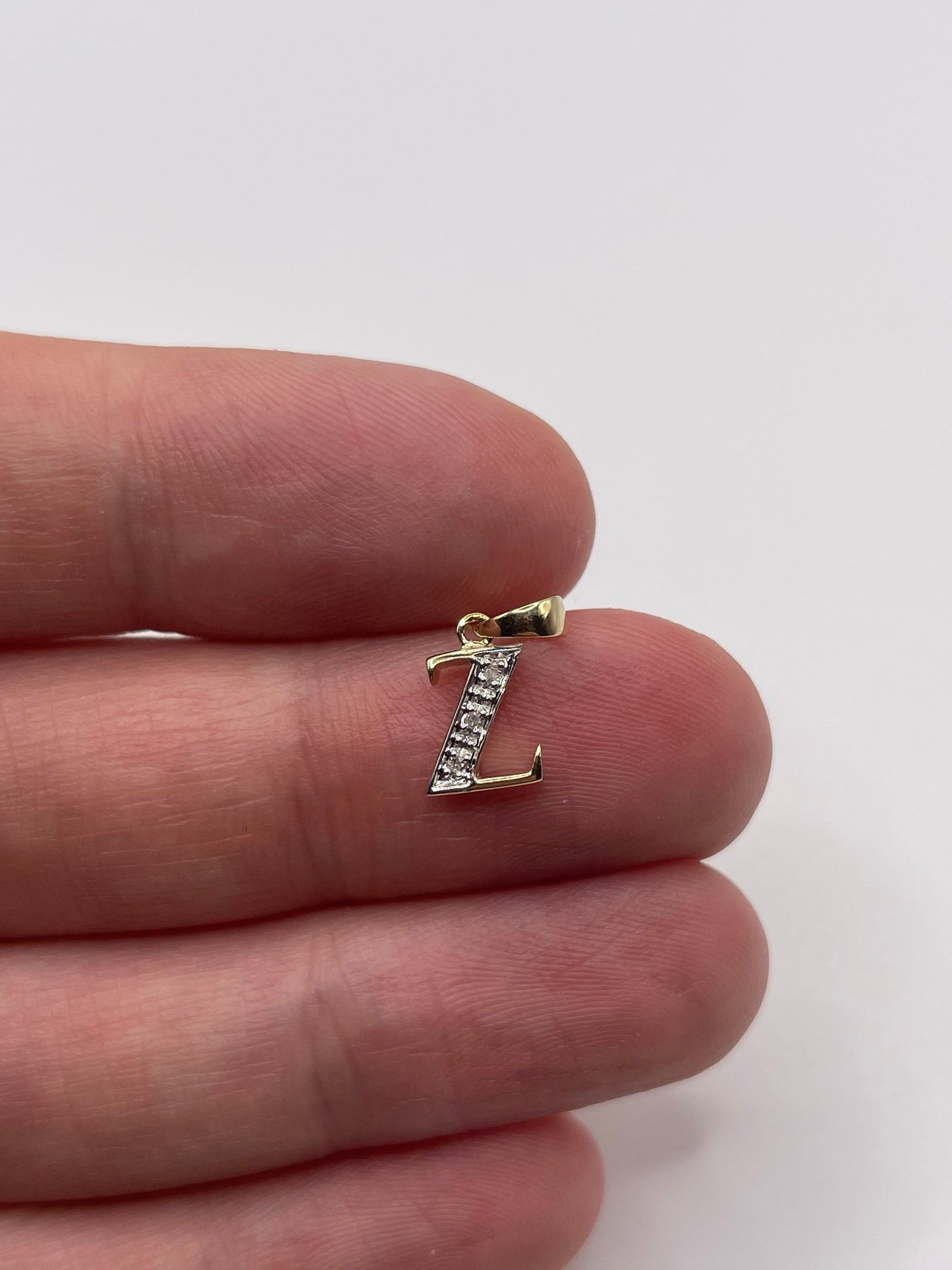 9ct gold diamond initial Z pendant