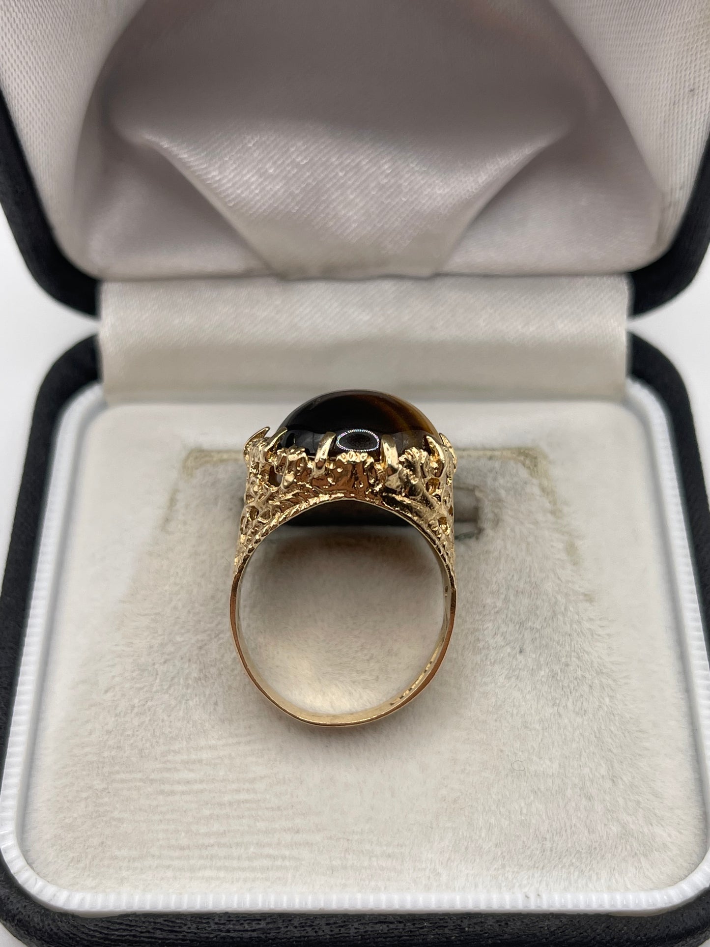9ct gold tigers eye signet ring