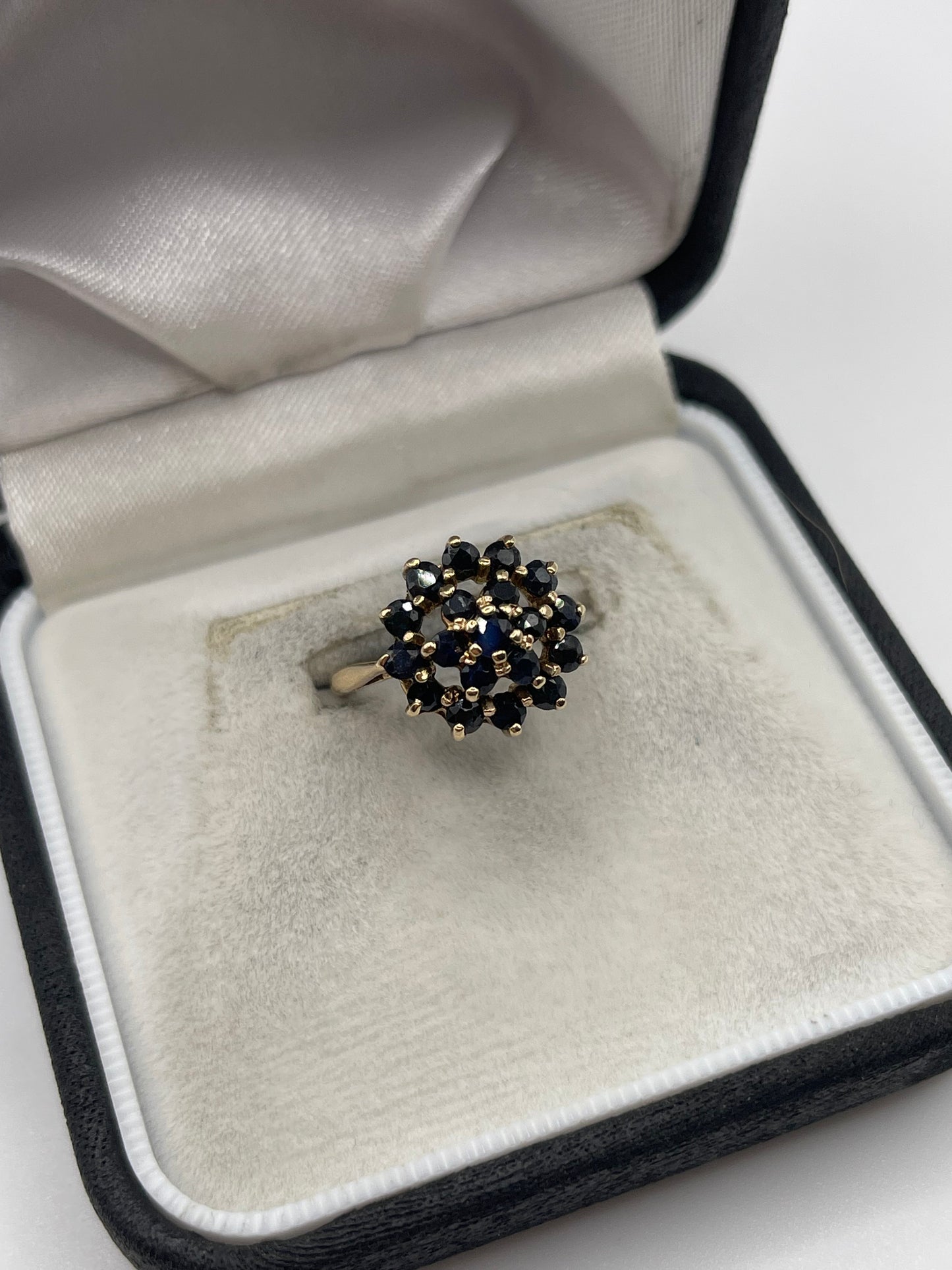 9ct gold sapphire cluster ring