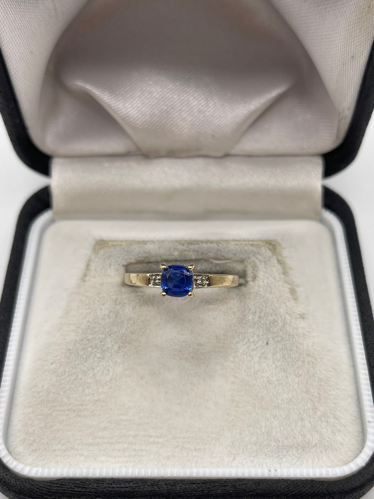 9ct gold kyanite and diamond ring