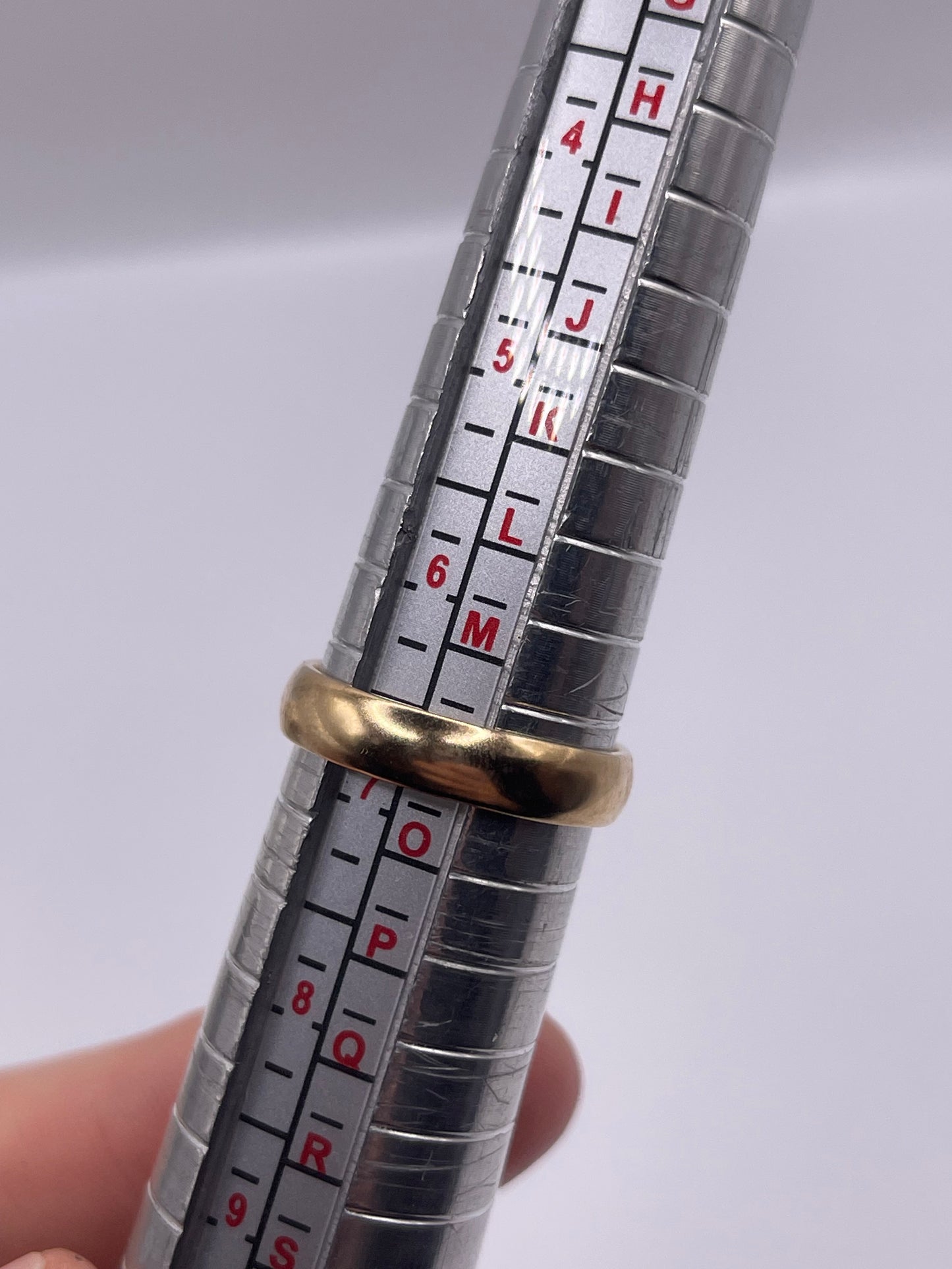 9ct gold band