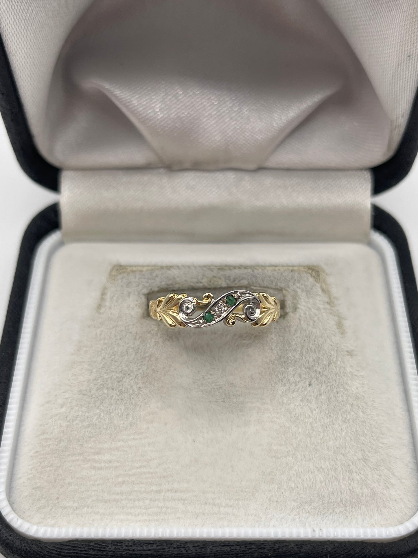 9ct gold emerald and diamond ring