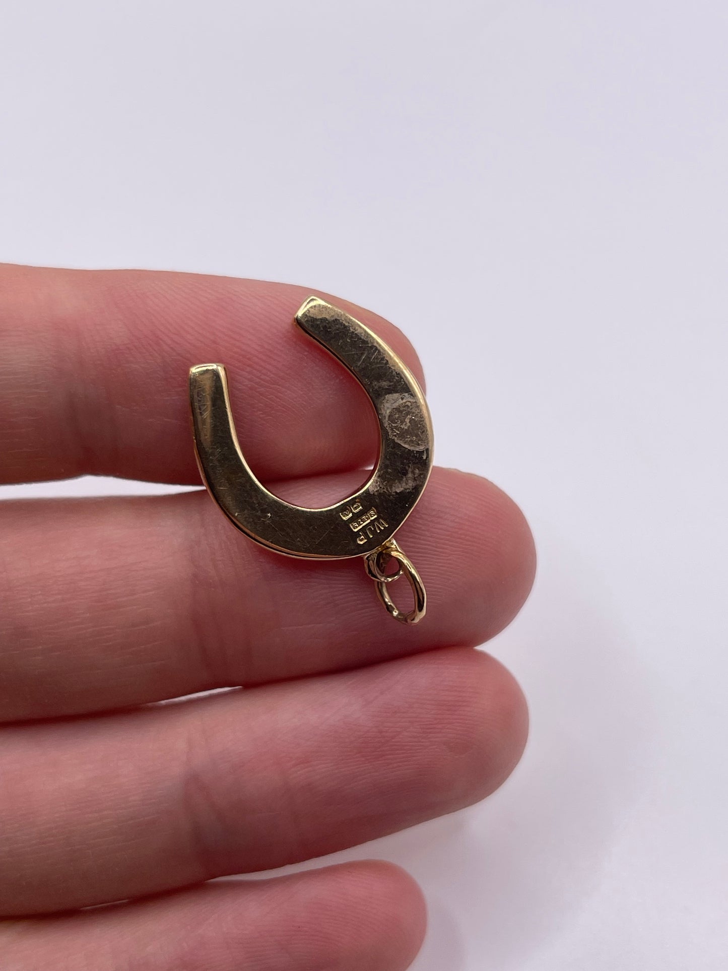 9ct gold horseshoe charm