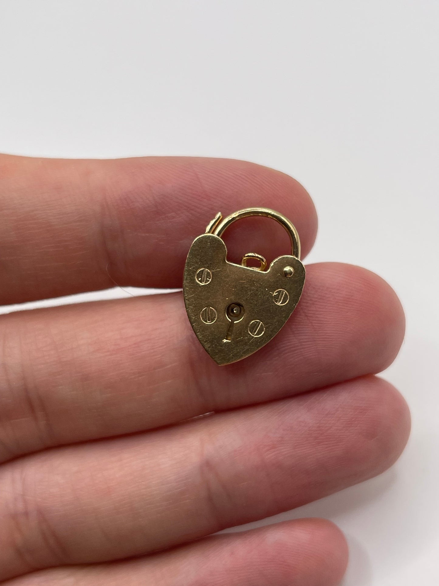 9ct gold padlock 77