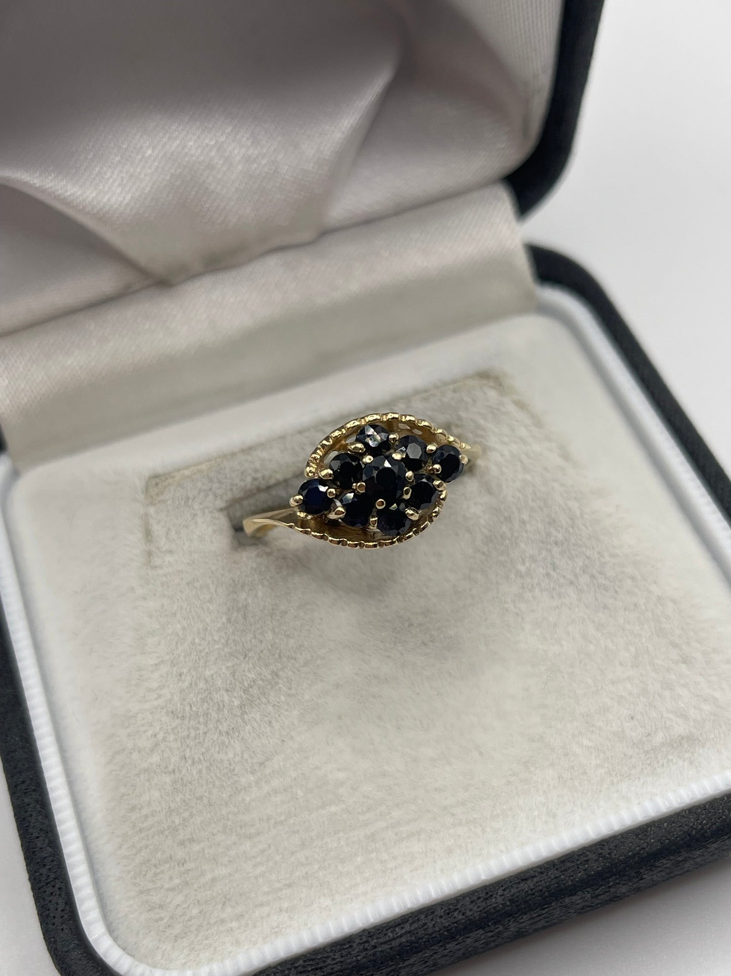 9ct gold sapphire cluster ring