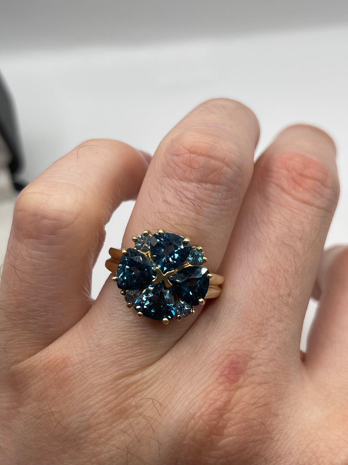 9ct gold topaz cluster ring