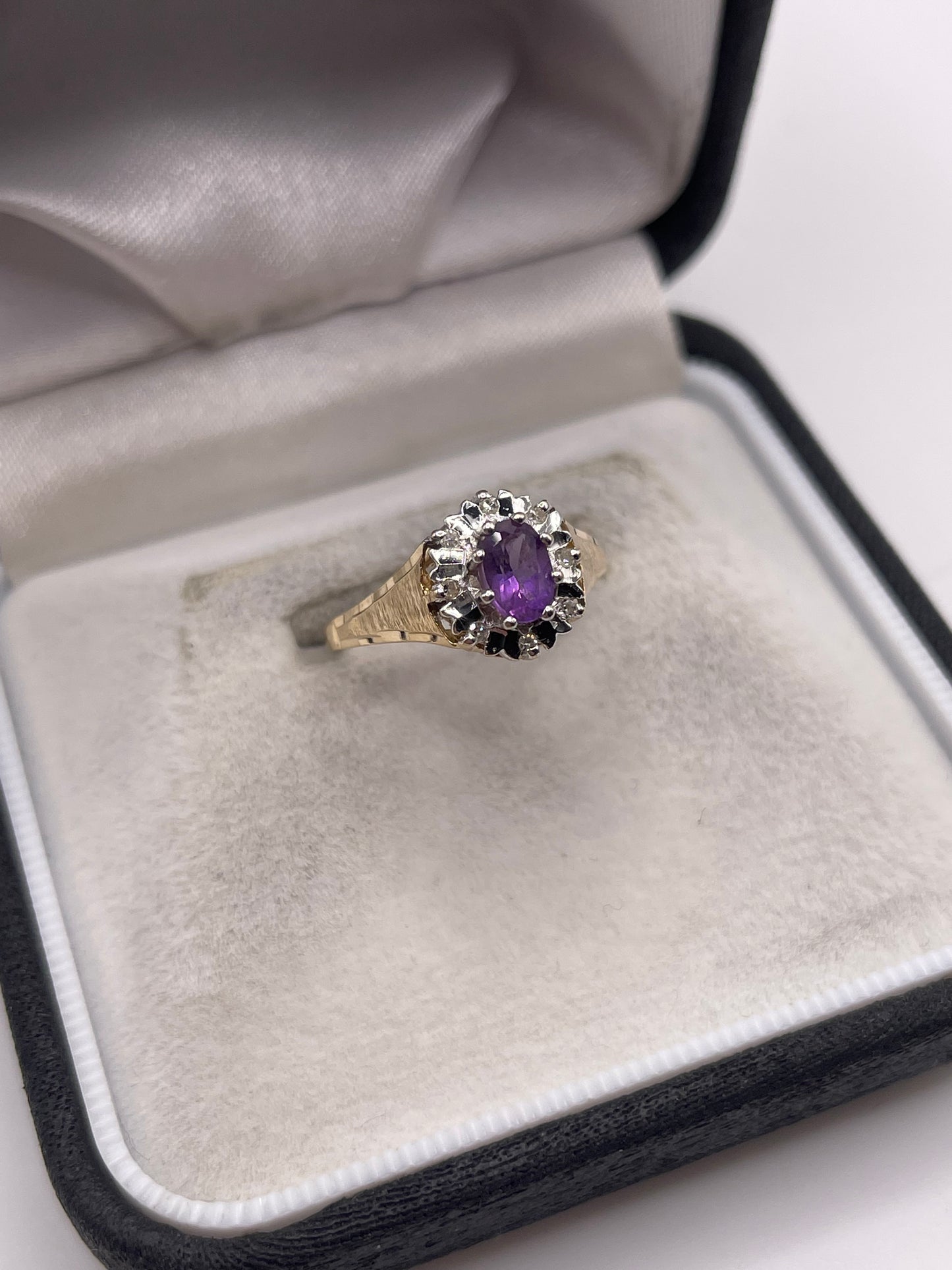 9ct gold amethyst and diamond ring