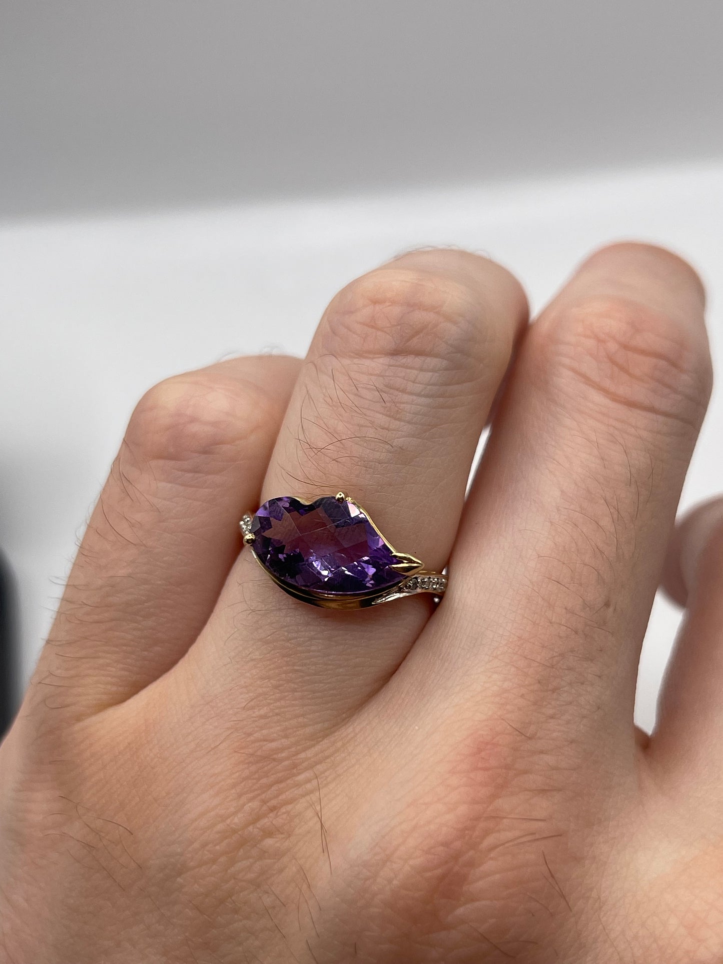 9ct gold amethyst and diamond ring