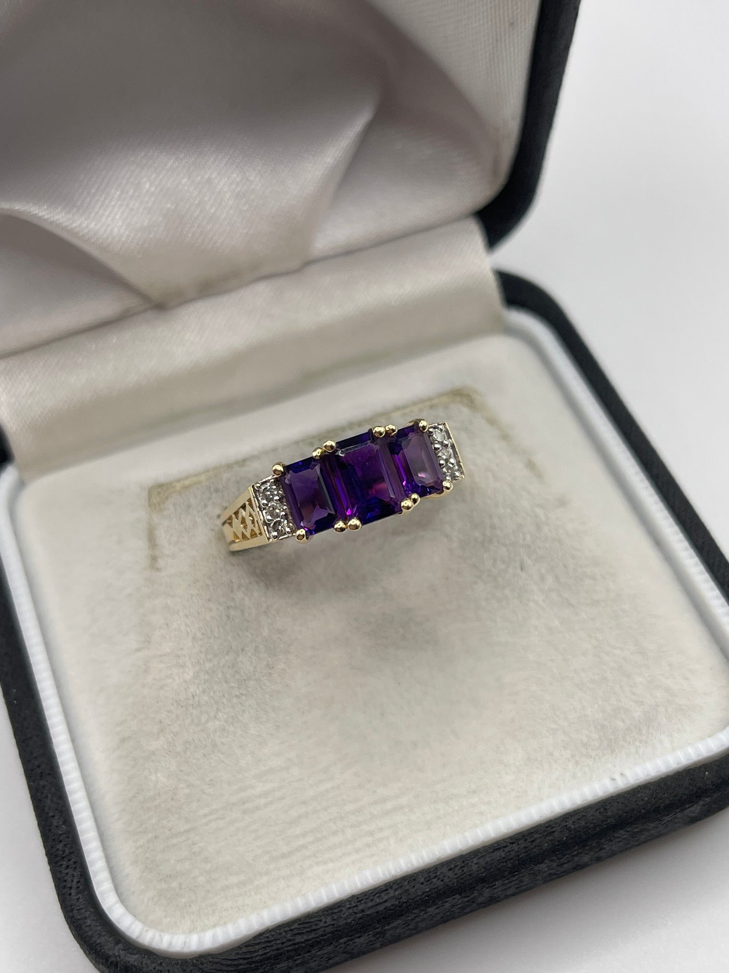 14ct gold amethyst and diamond ring