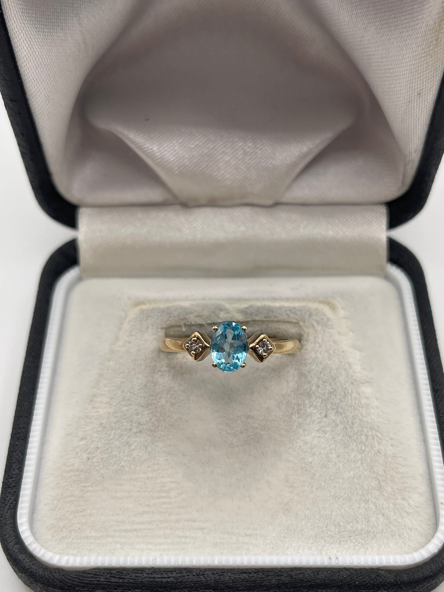 9ct gold topaz ring