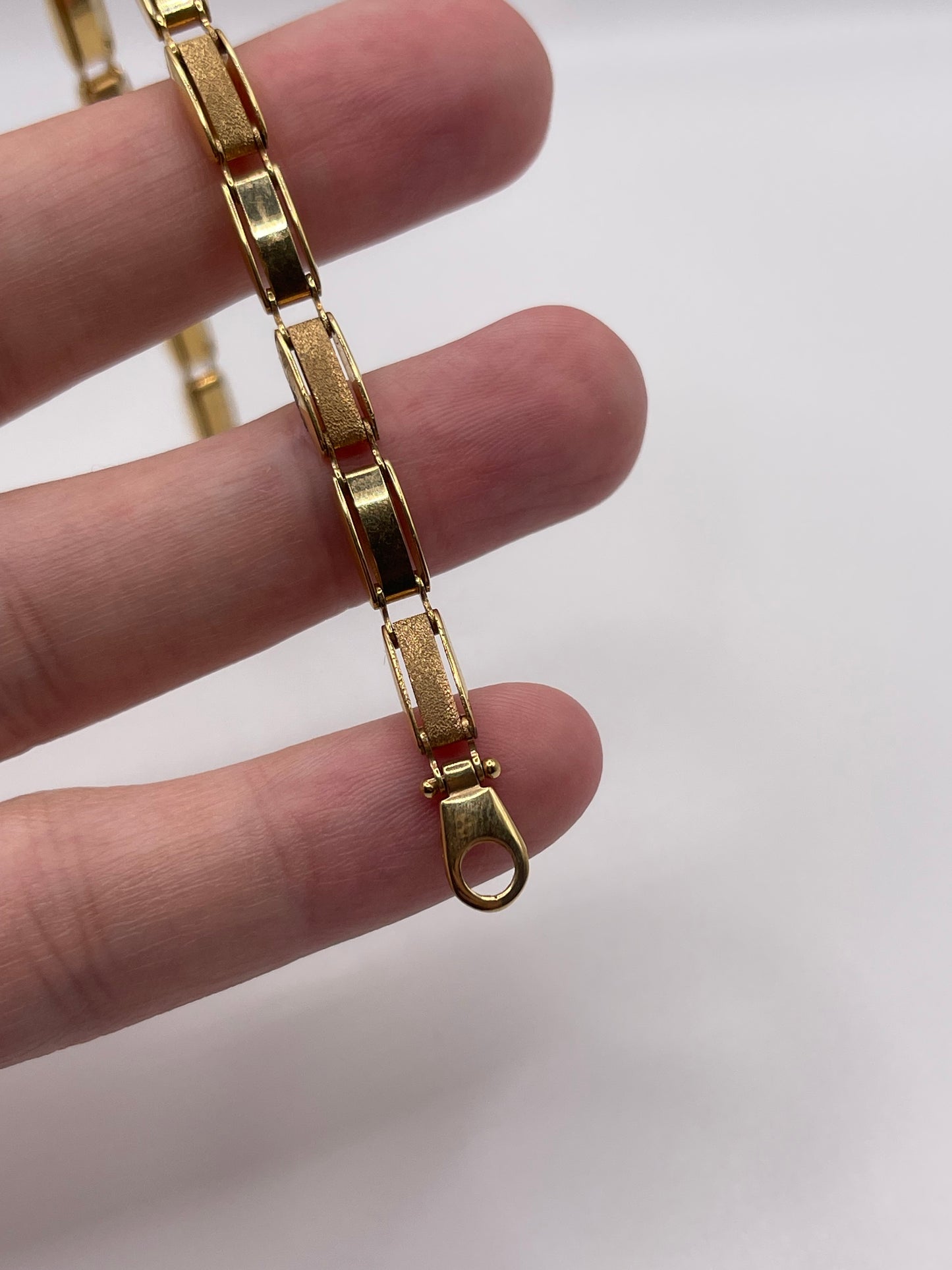 9ct gold bracelet