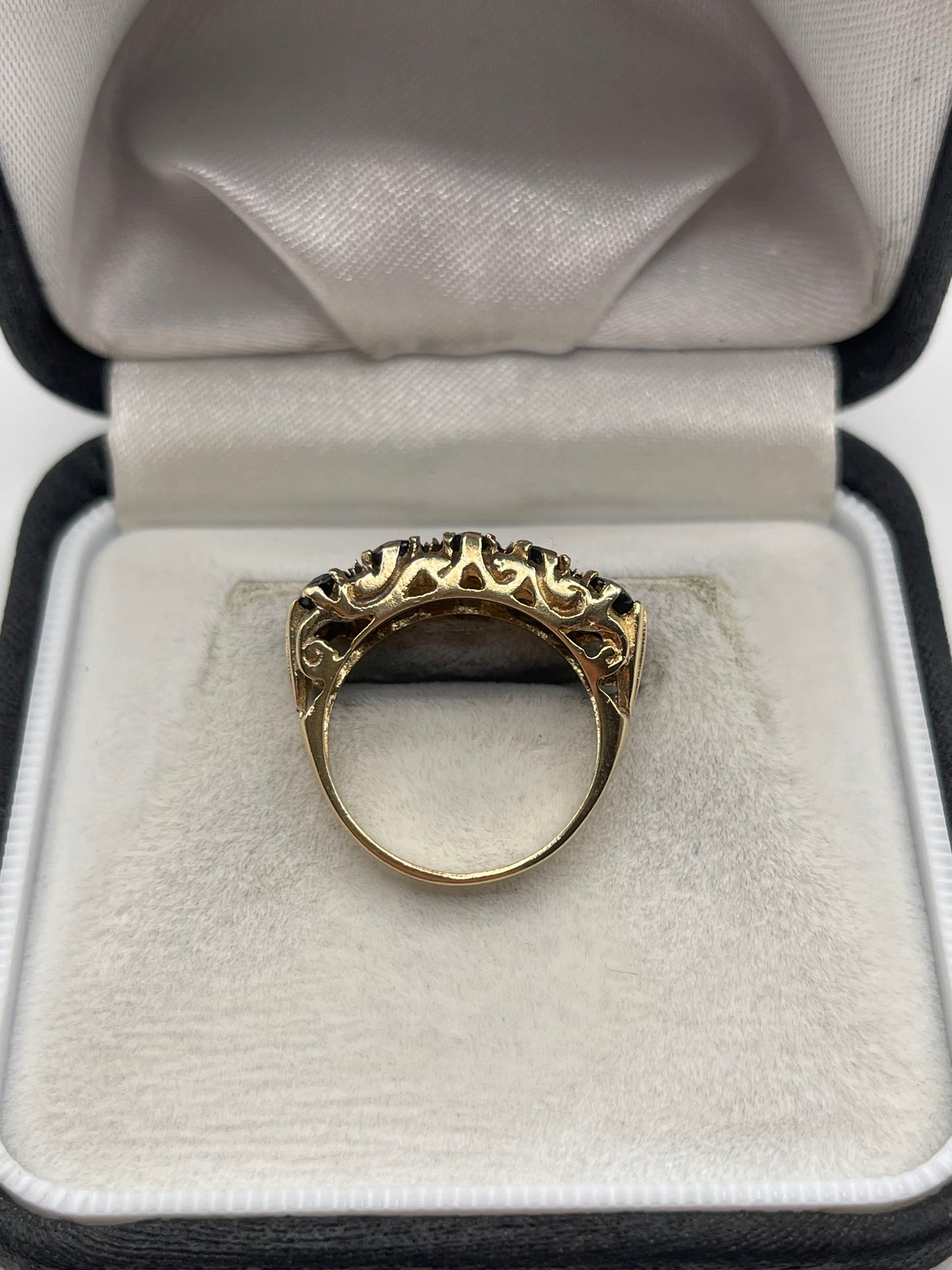 9ct gold sapphire ring
