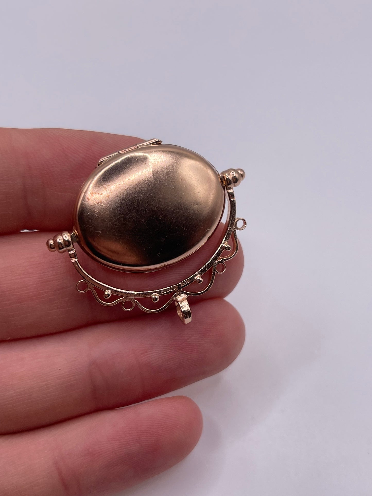 9ct rose gold locket pendant