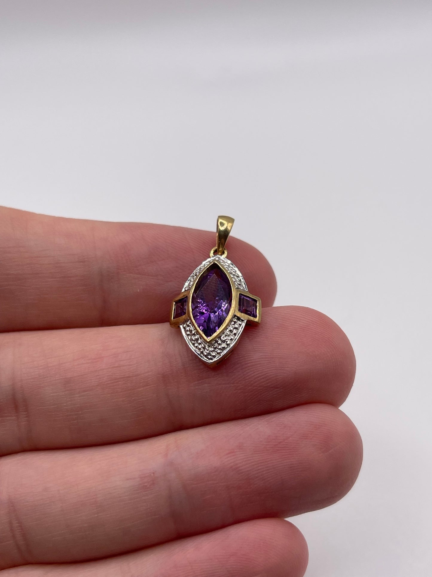 9ct gold amethyst and diamond pendant