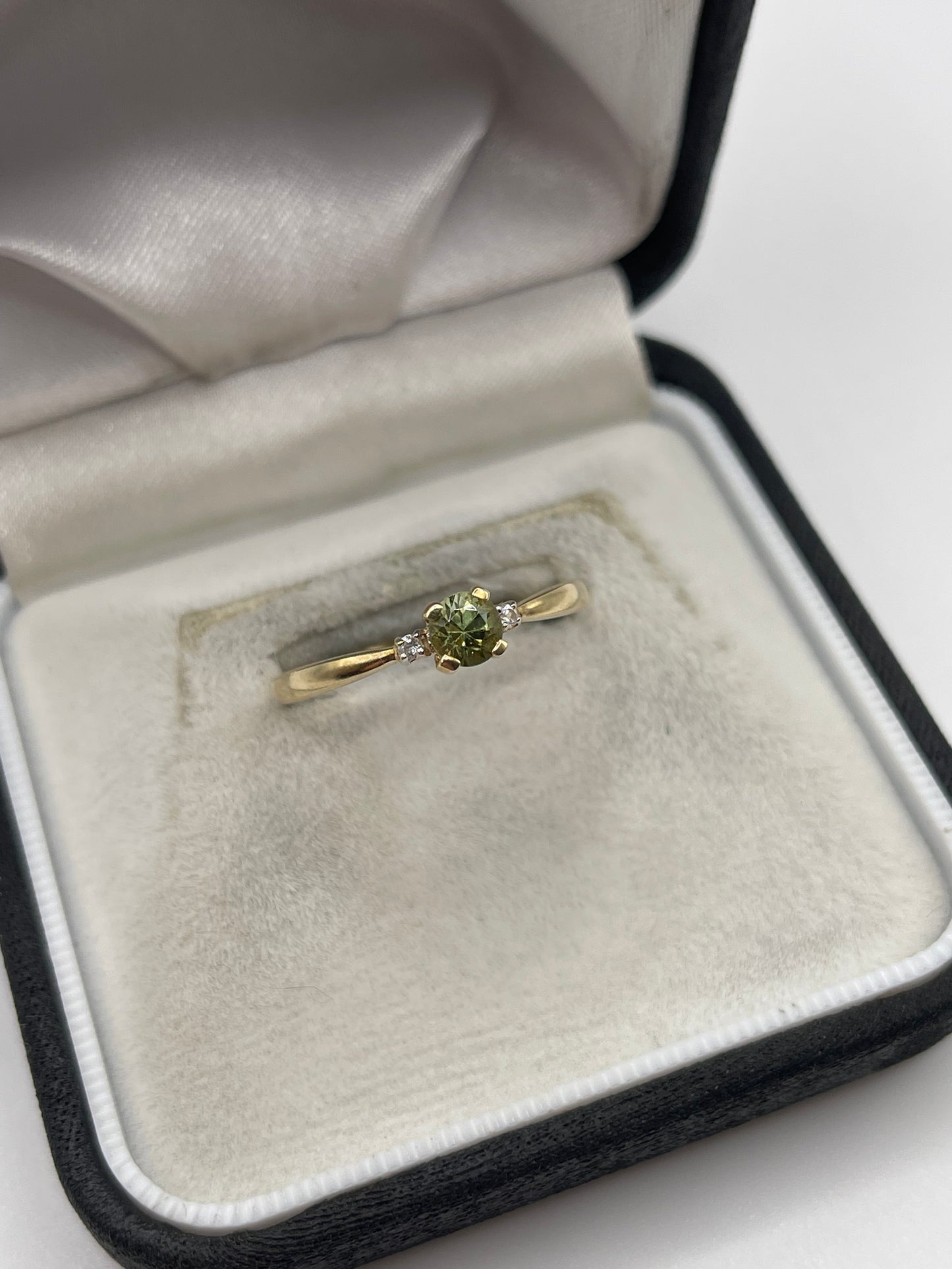 9ct gold quartz and zircon ring