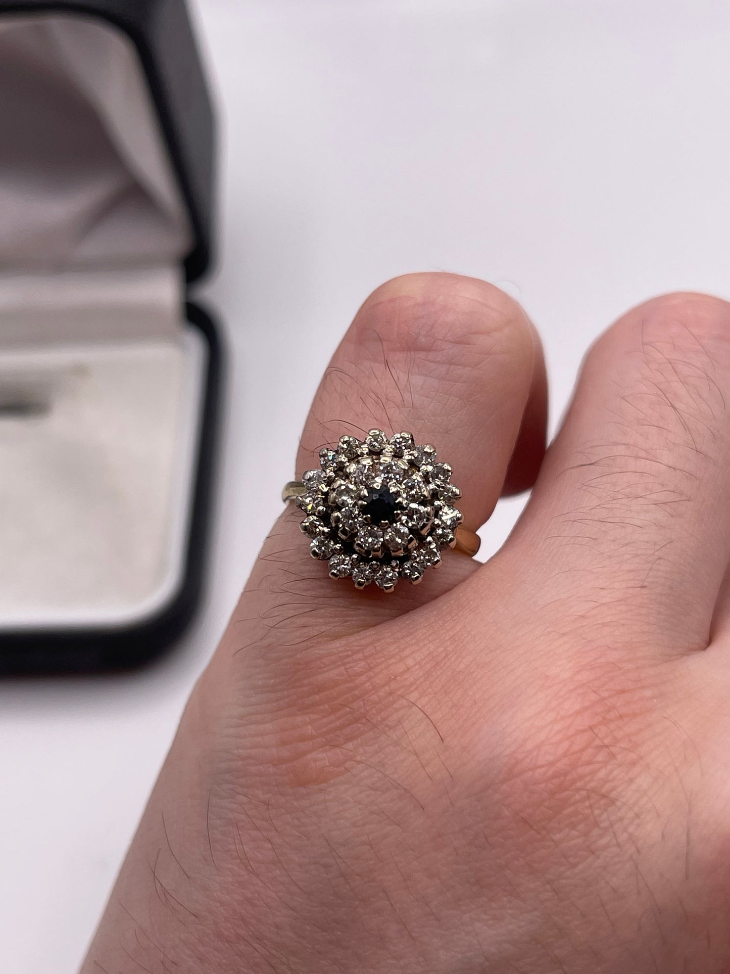 18ct gold sapphire and diamond ring