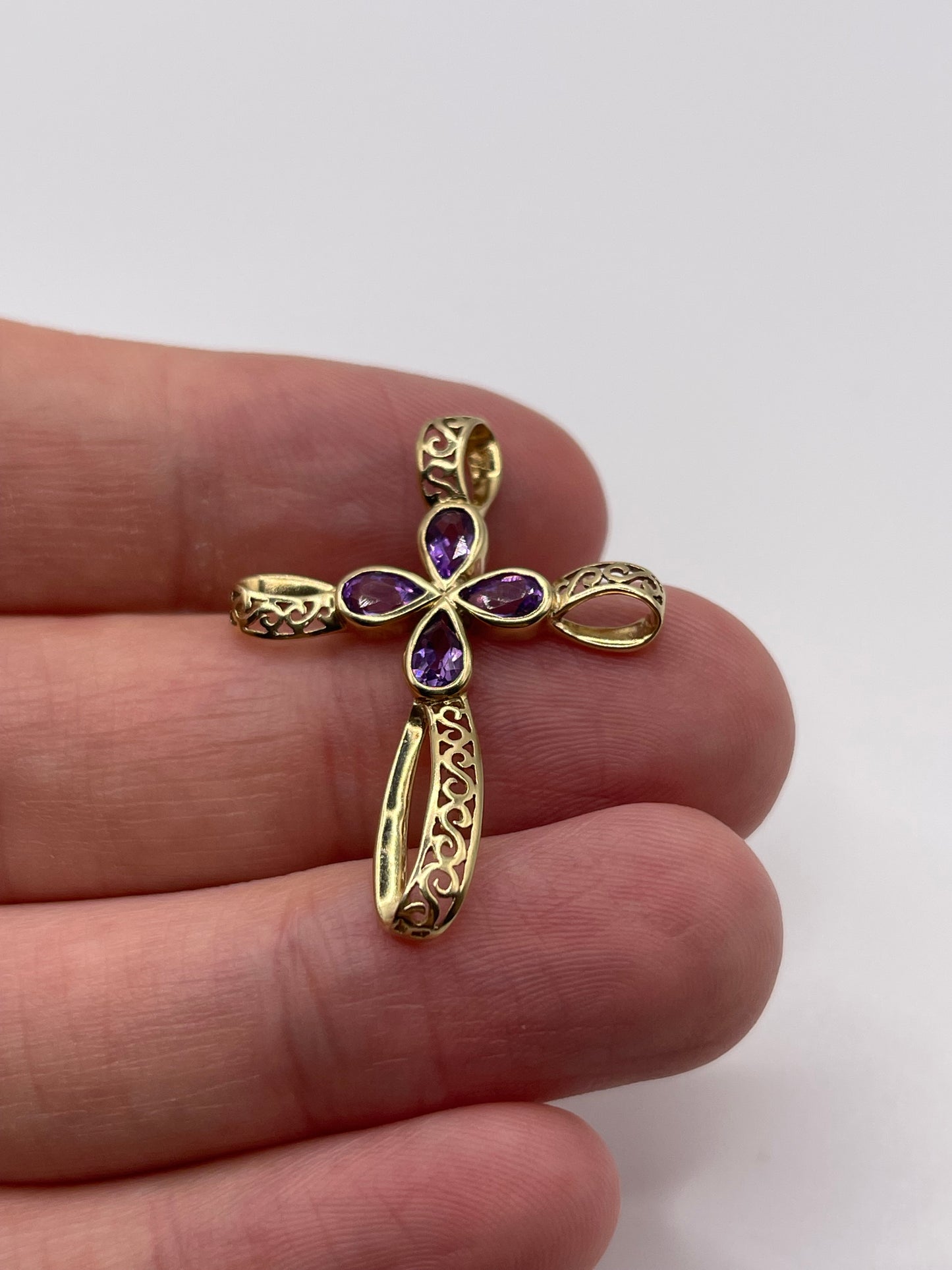 9ct gold amethyst cross pendant