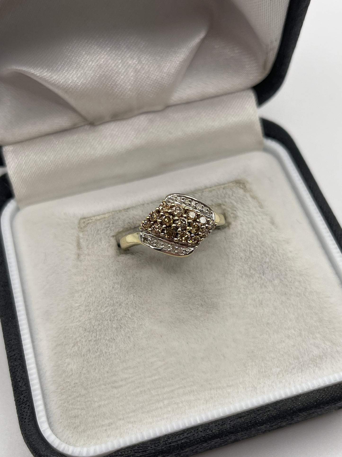 9ct gold diamond cluster ring