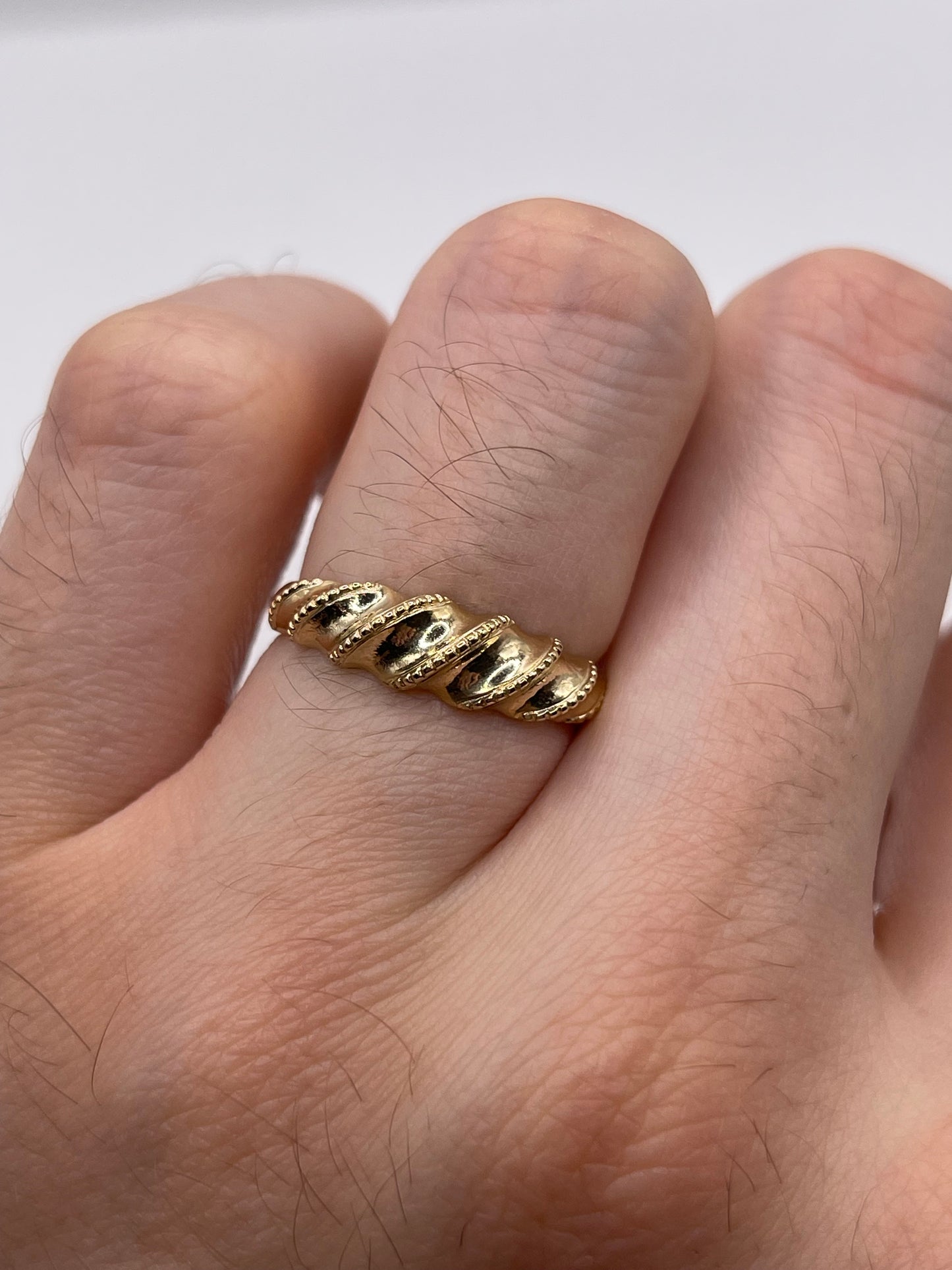 9ct gold croissant ring
