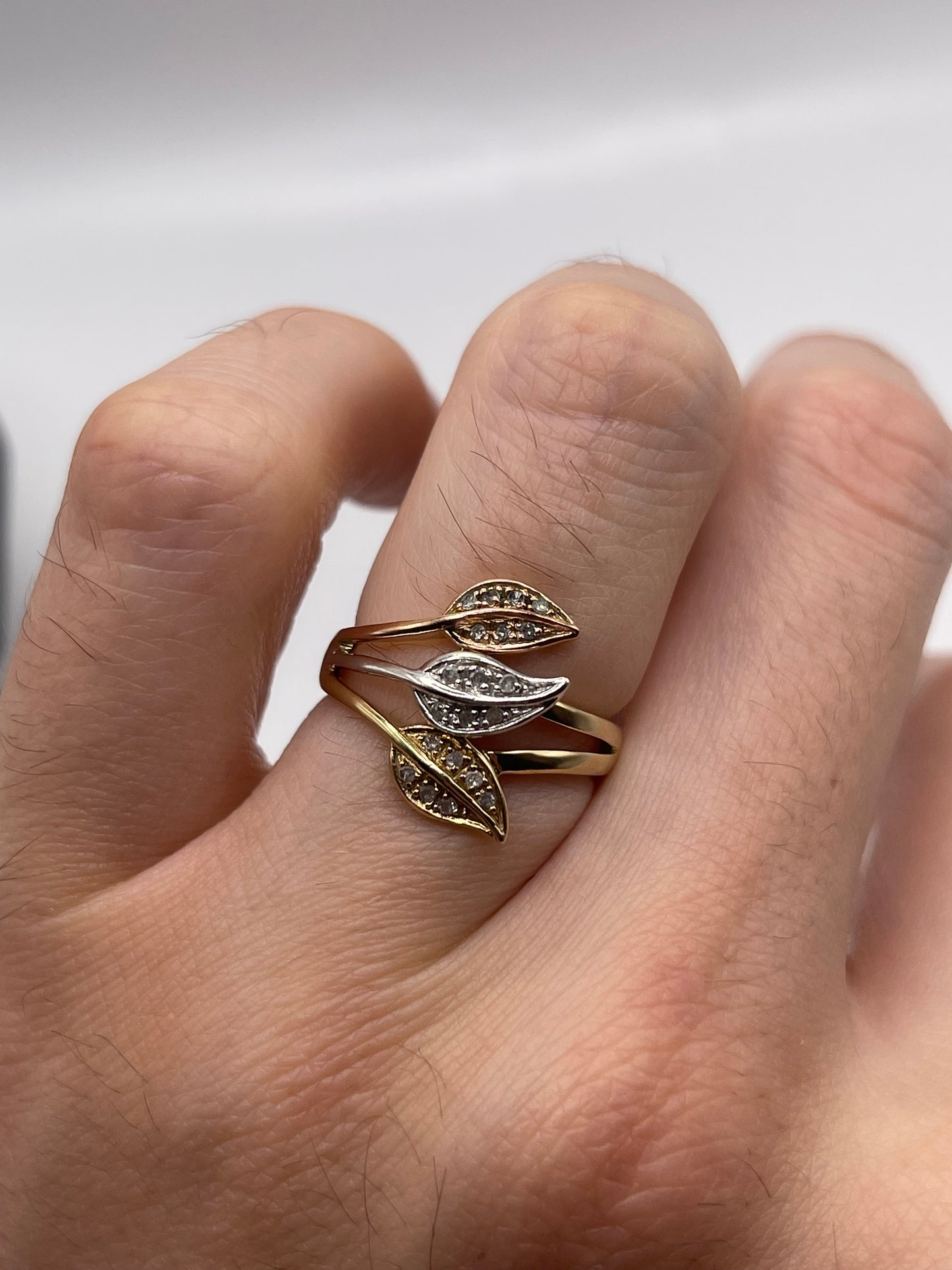 9ct tri gold diamond cluster ring