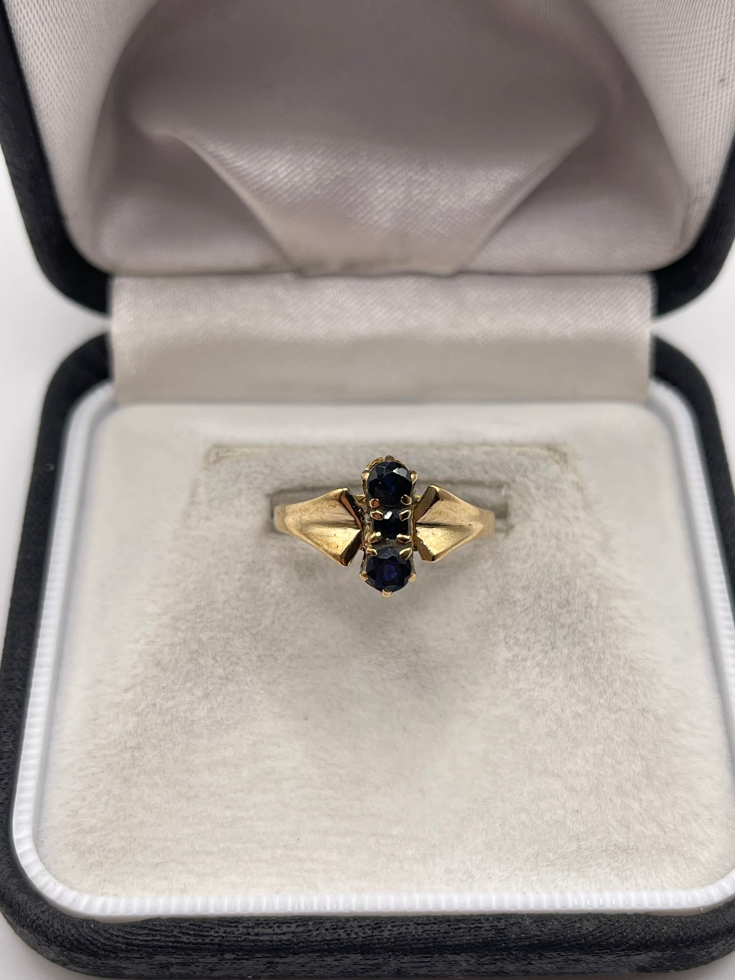 9ct gold sapphire ring