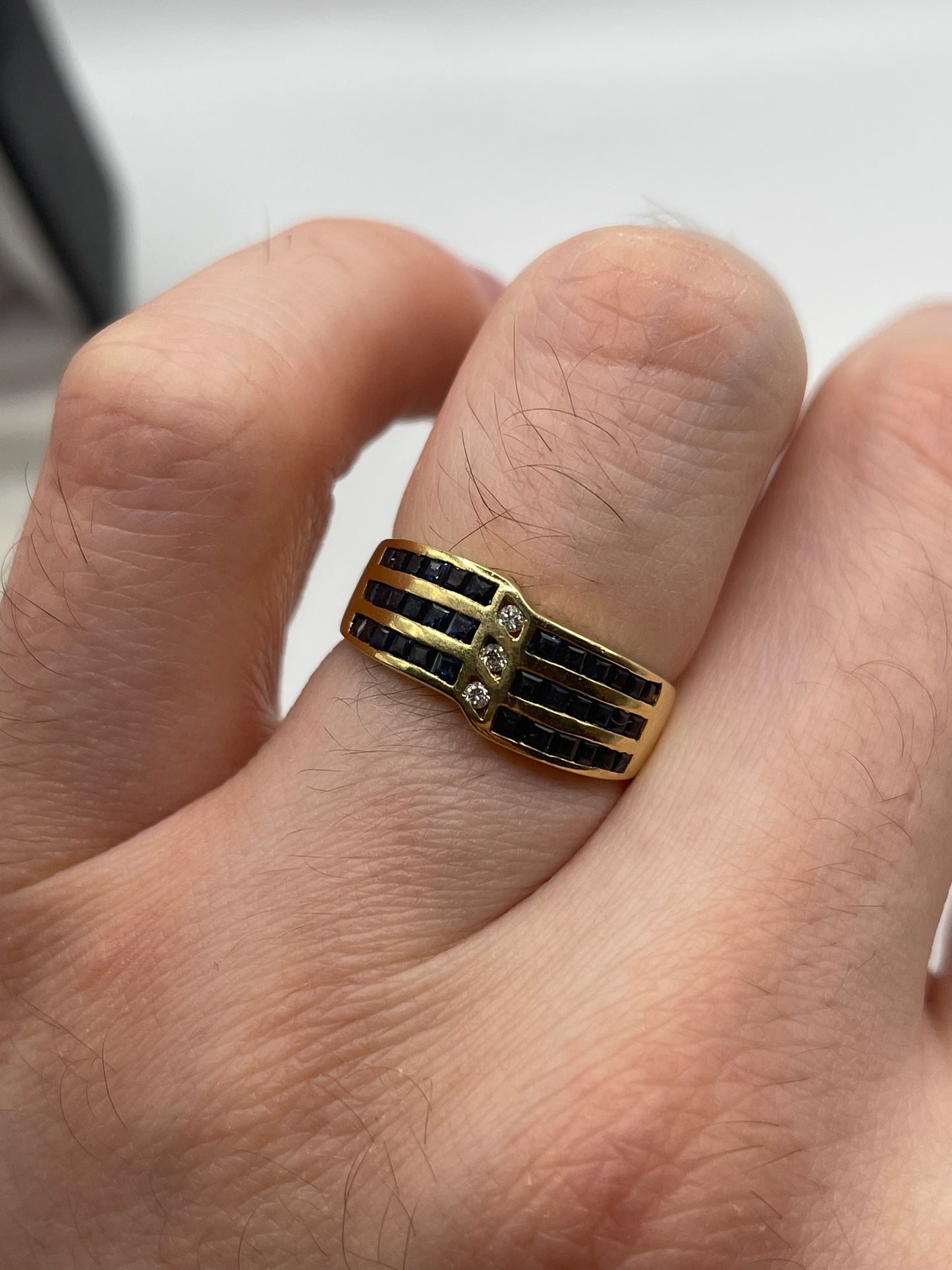 18ct gold sapphire and diamond ring