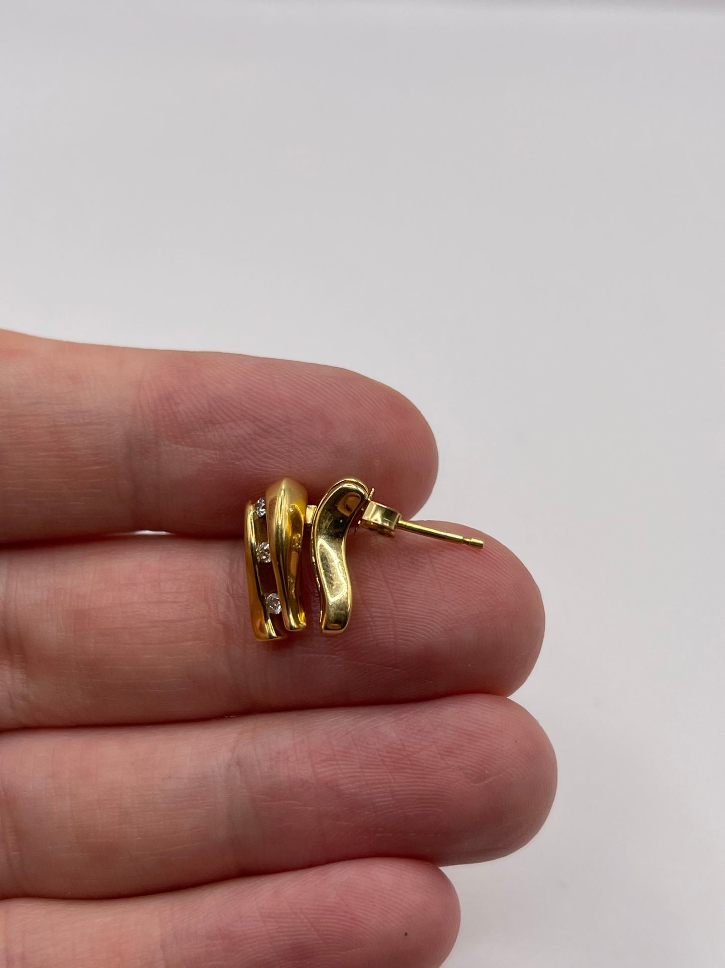 18ct gold diamond earrings