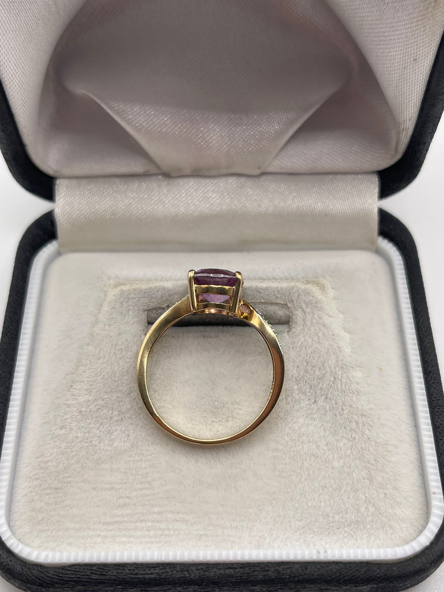 9ct gold topaz and diamond ring