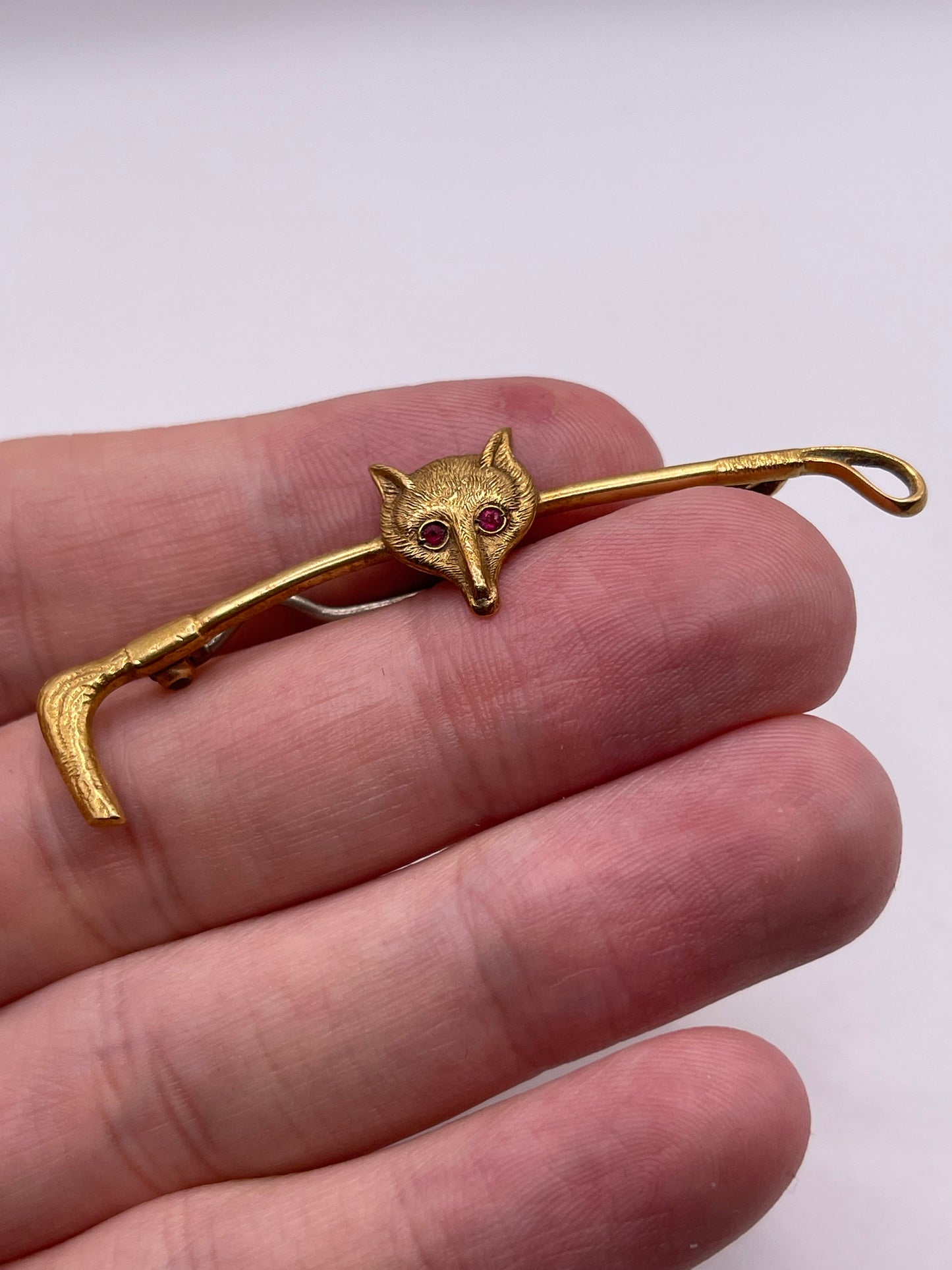 Antique 9ct gold garnet fox pin
