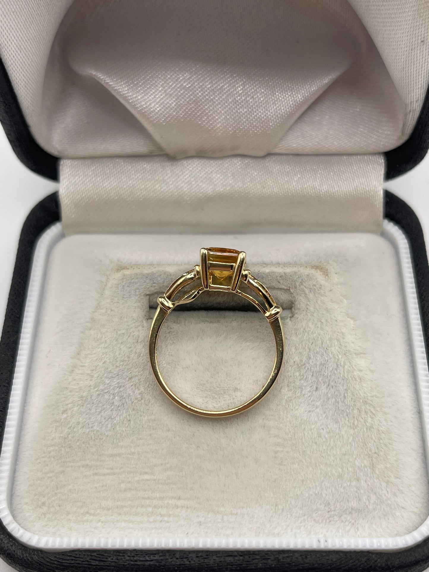 9ct gold citrine ring