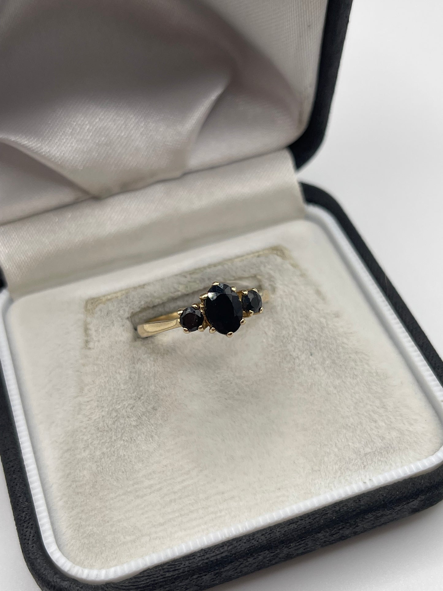 9ct gold sapphire ring
