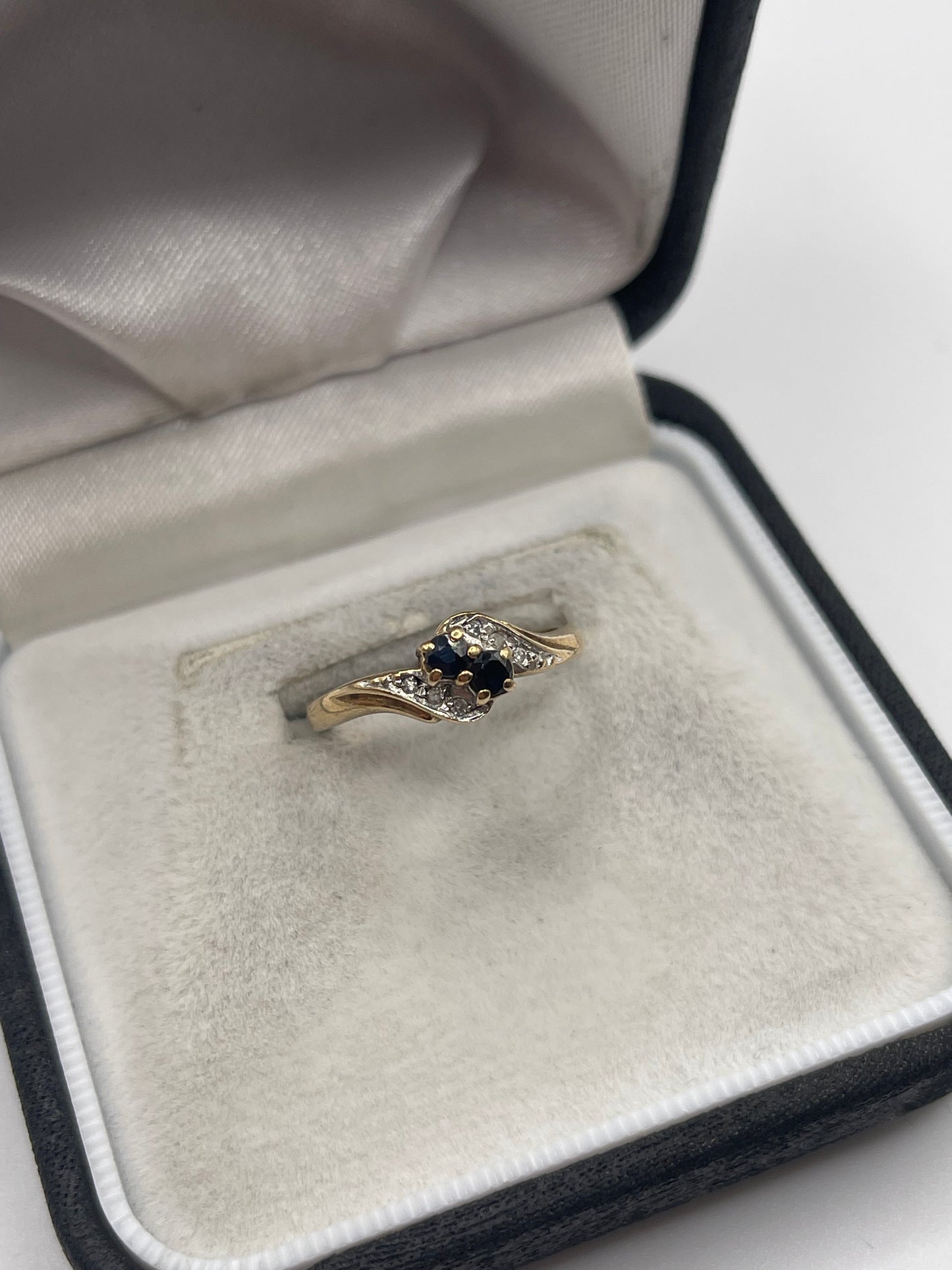 9ct gold sapphire and diamond ring