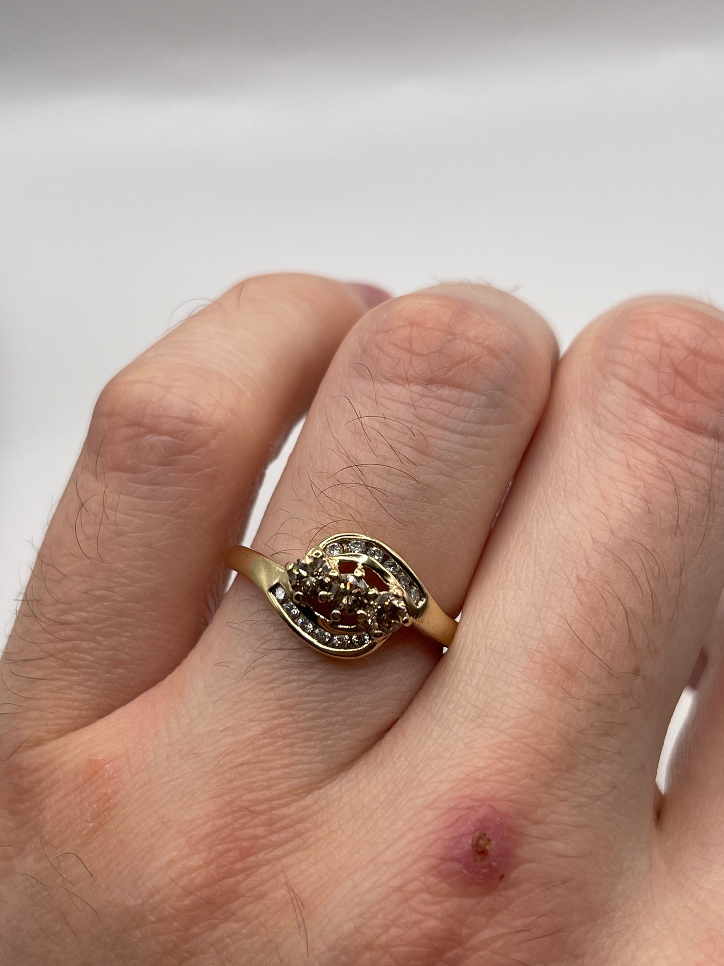 9ct gold diamond cluster ring