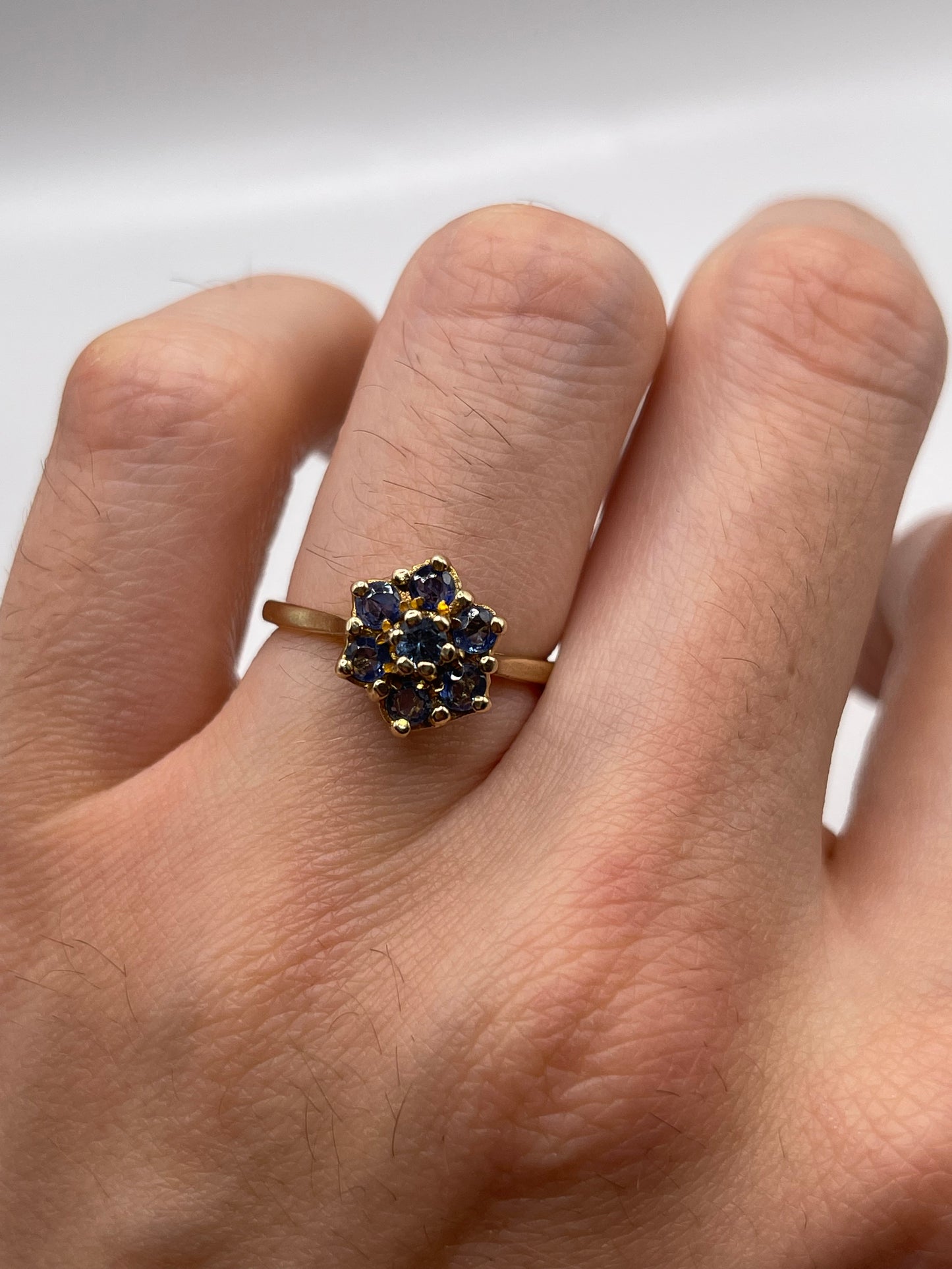 9ct gold sapphire cluster ring