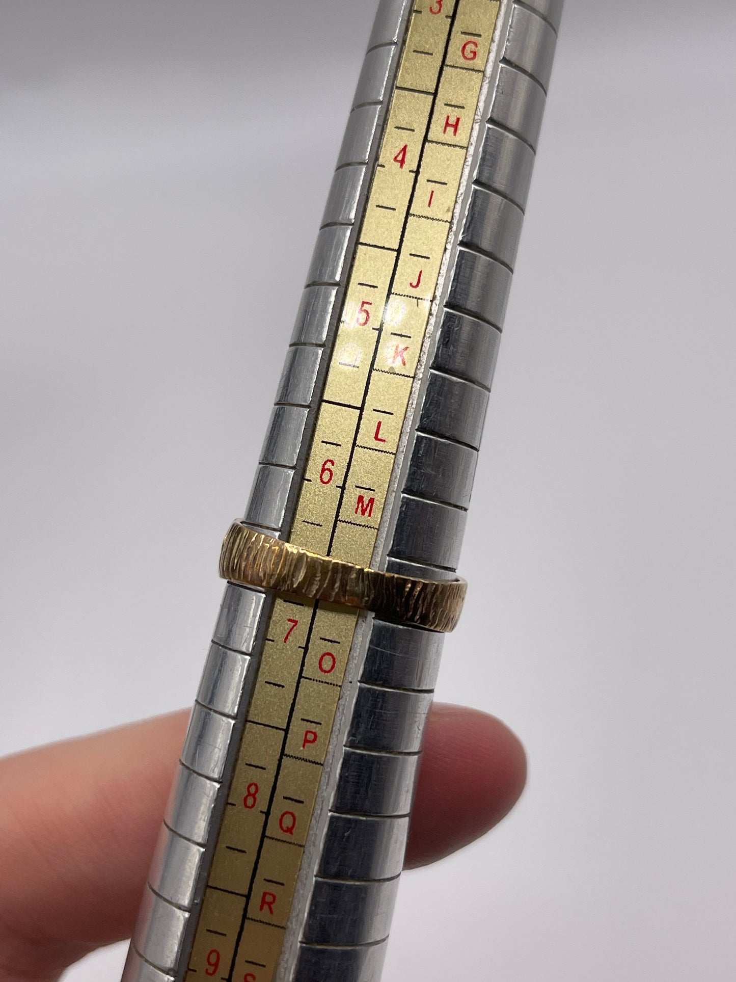 9ct gold buckle ring