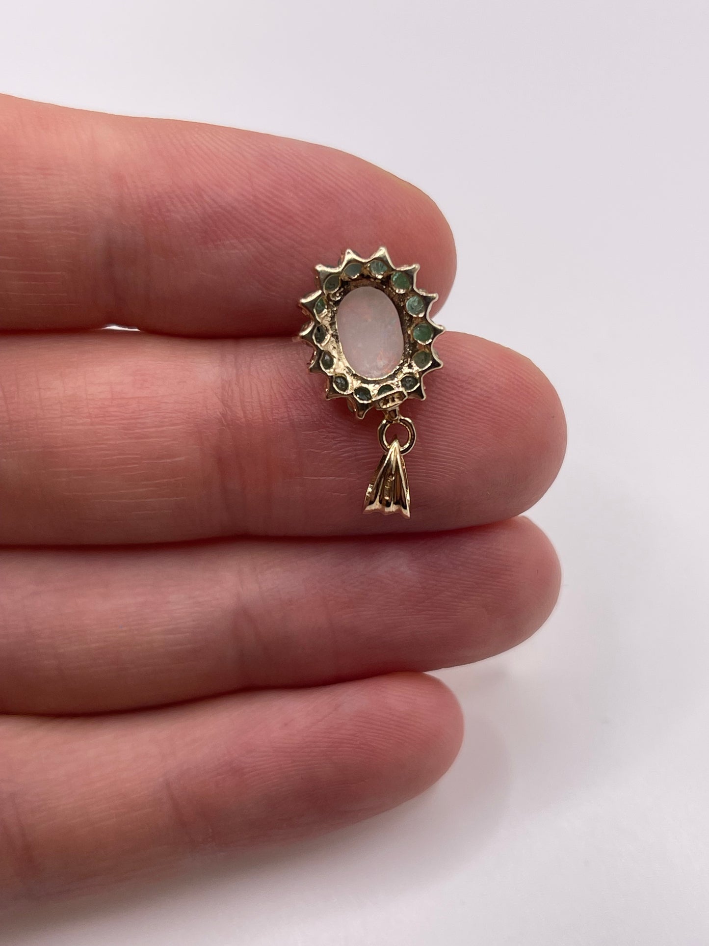 9ct gold opal and emerald pendant