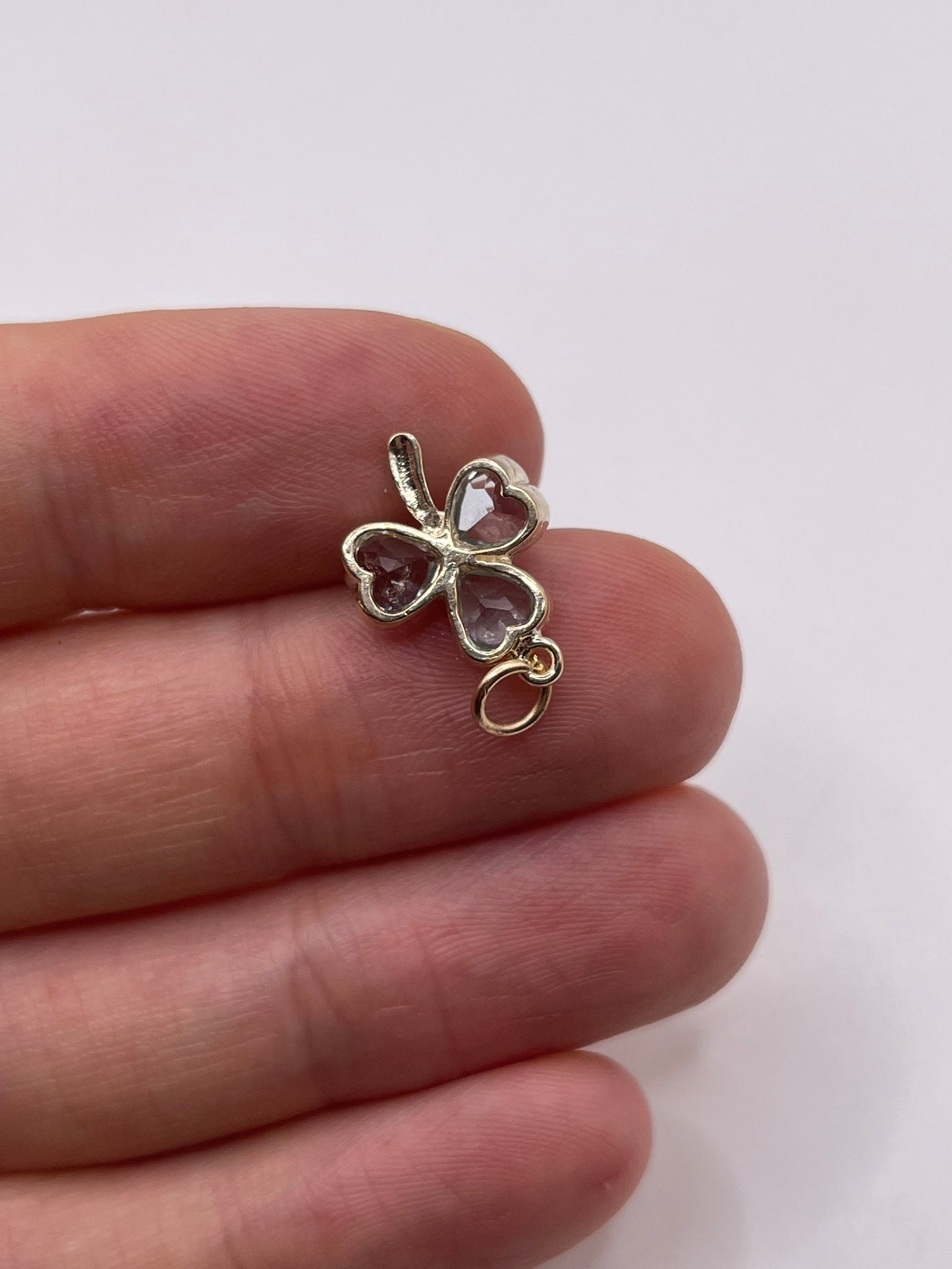 9ct gold blue topaz clover pendant