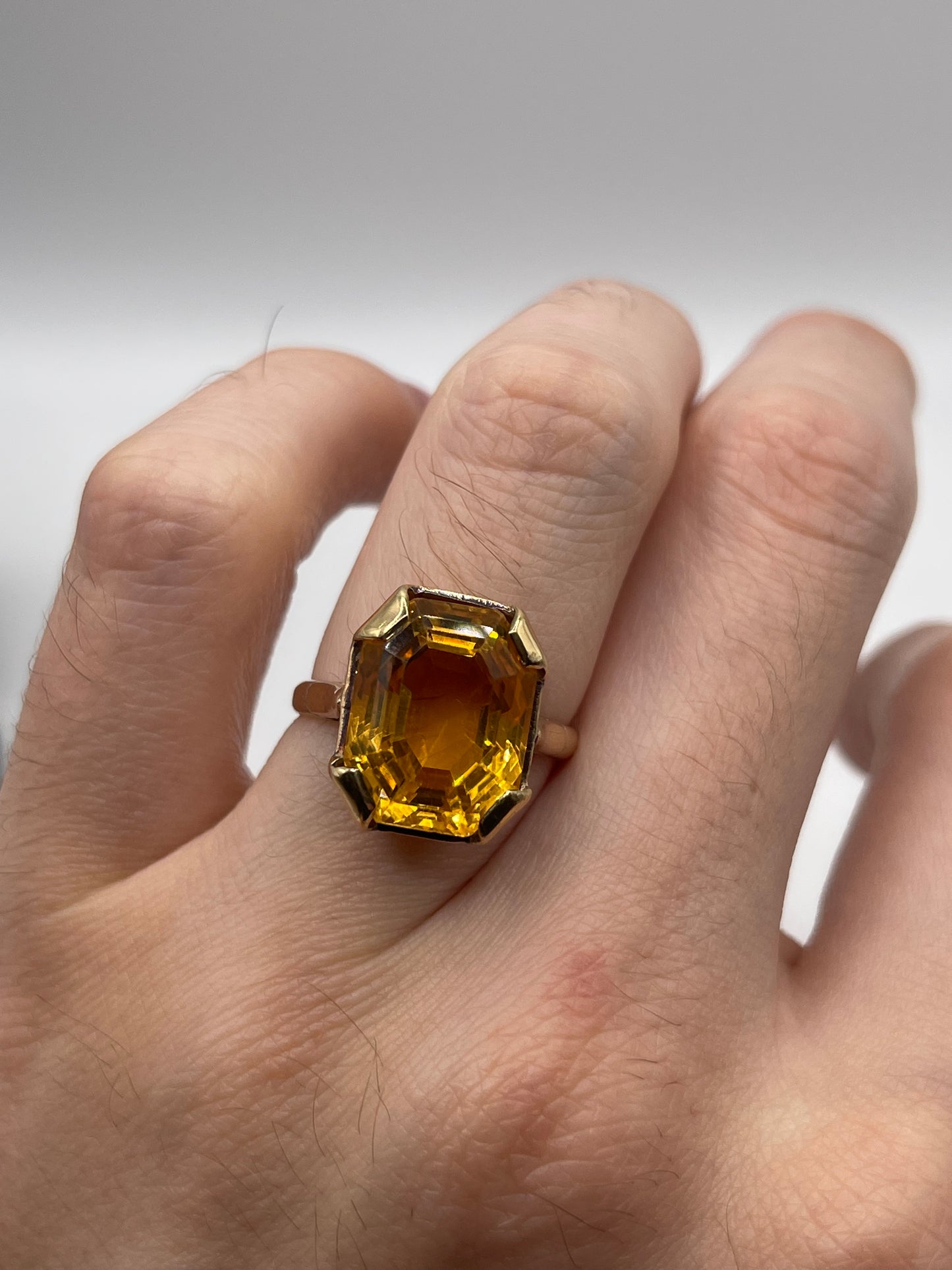 9ct gold citrine ring
