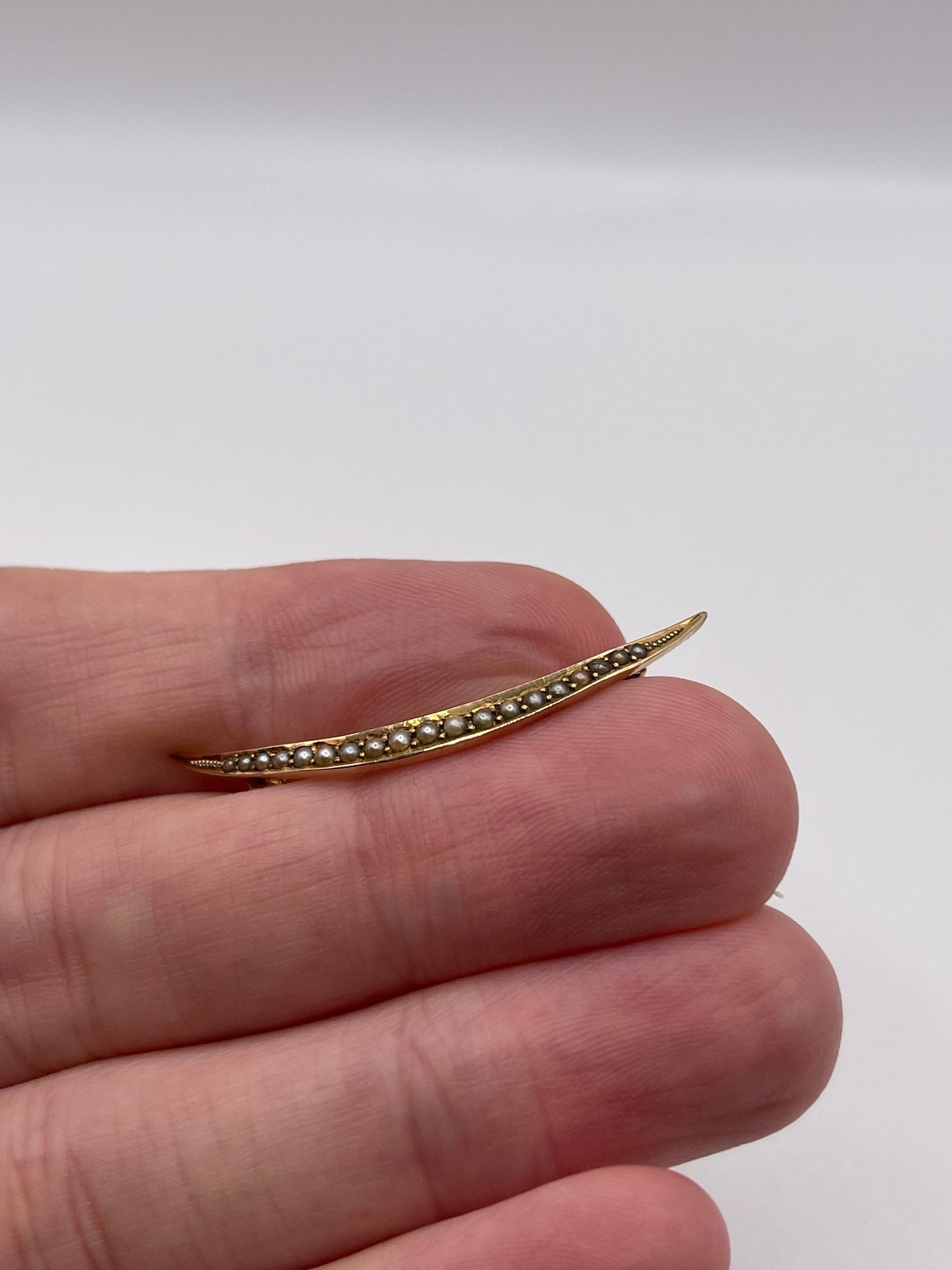 9ct gold pearl crescent brooch