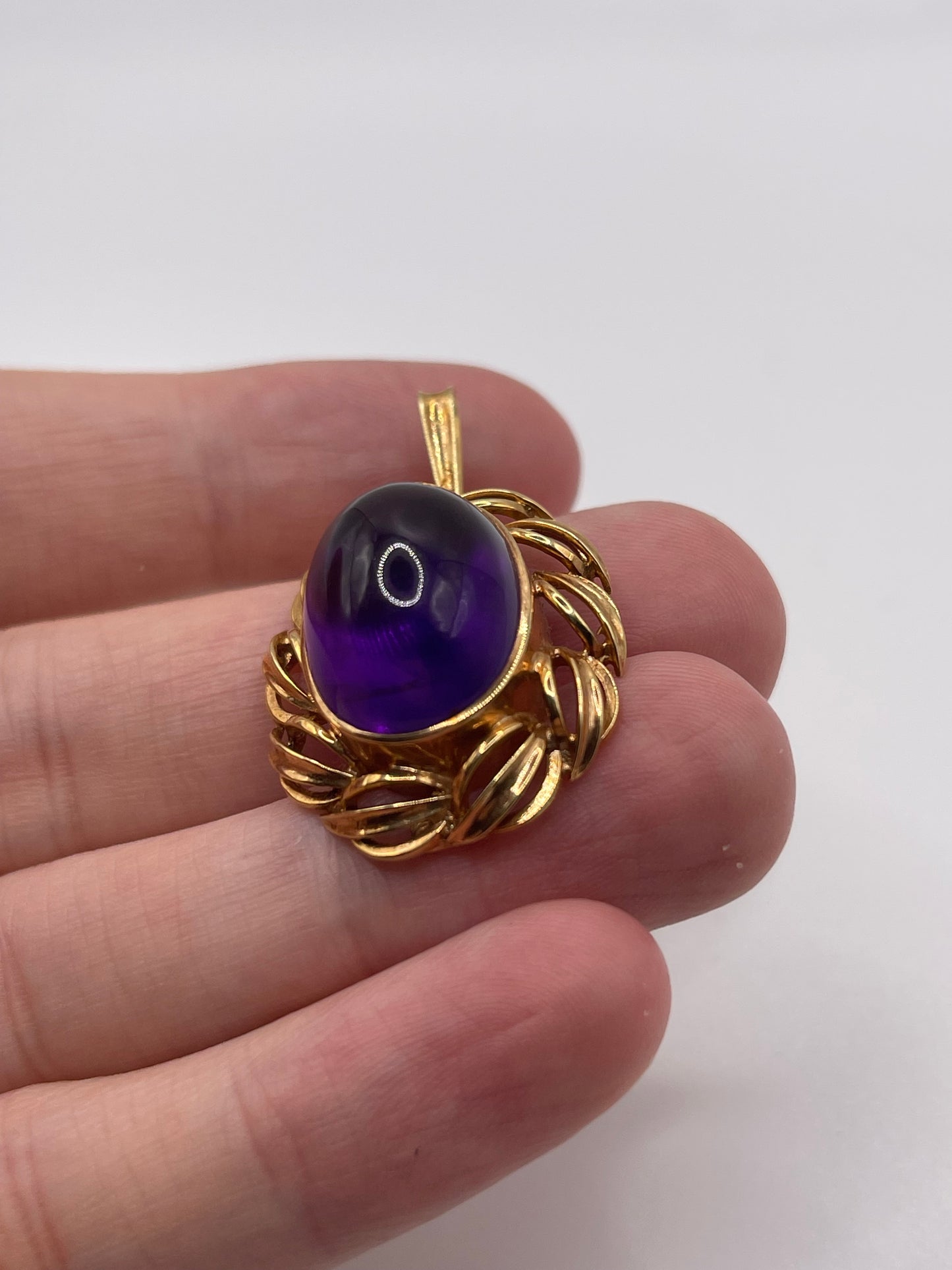 14ct gold cabochon amethyst pendant