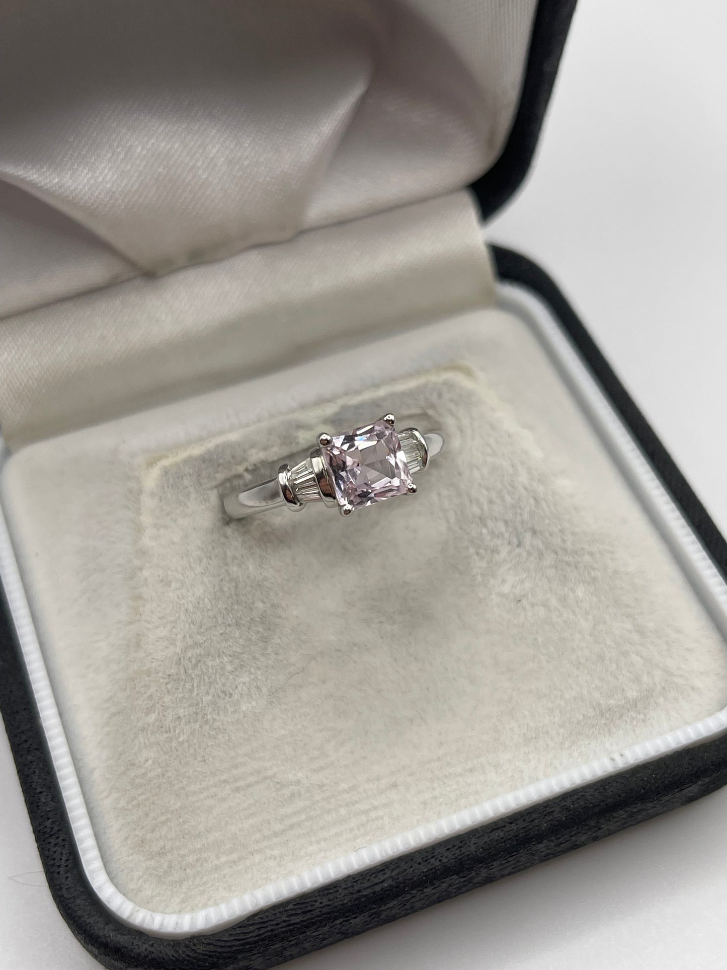 9ct white gold kunzite and diamond ring