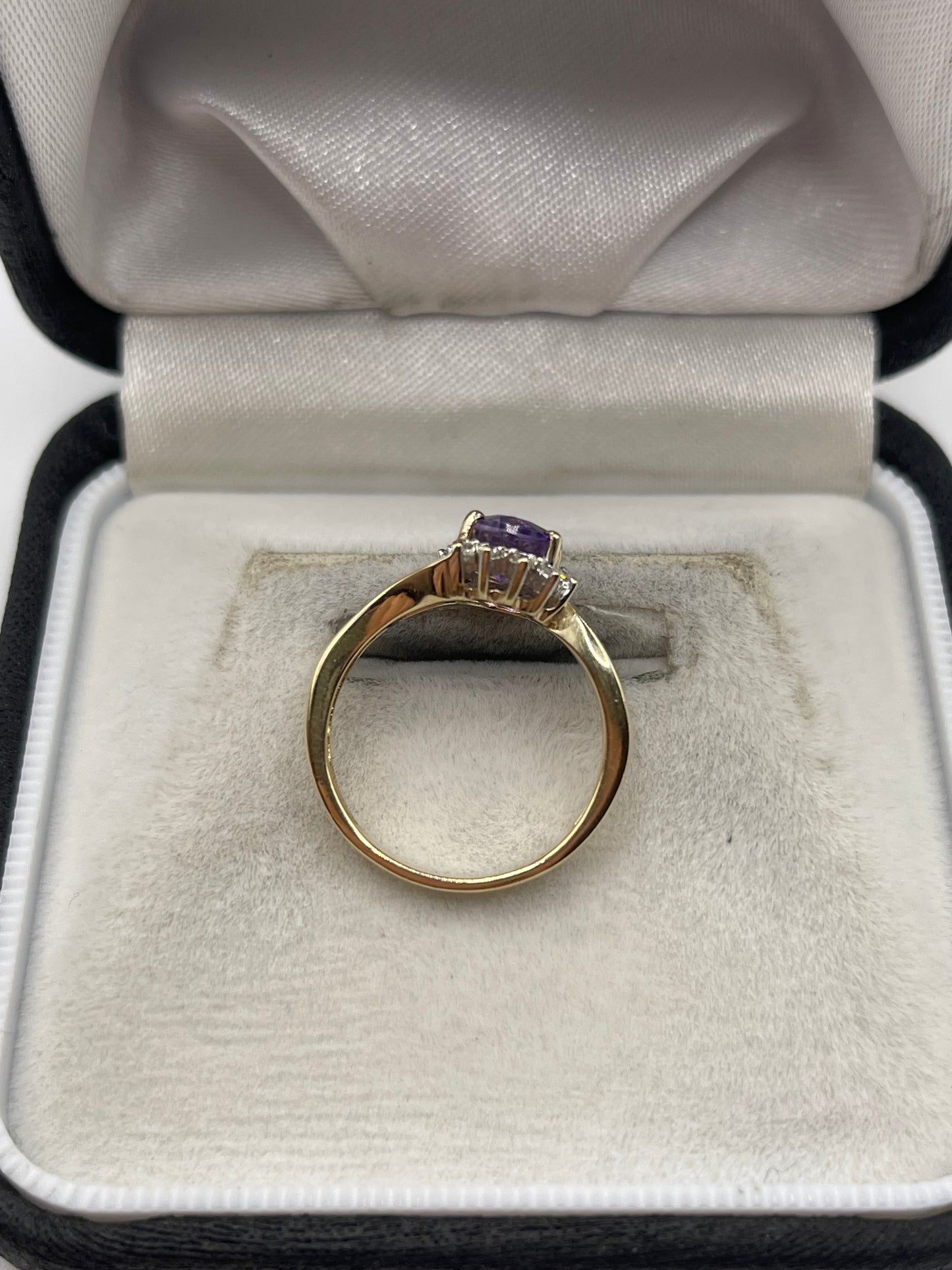 9ct gold amethyst and diamond ring