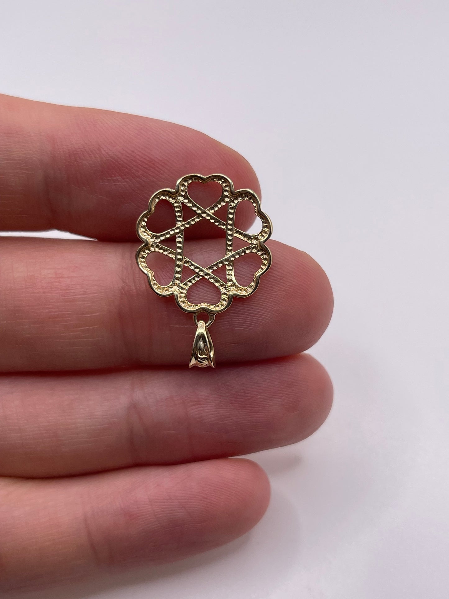 9ct gold heart pendant