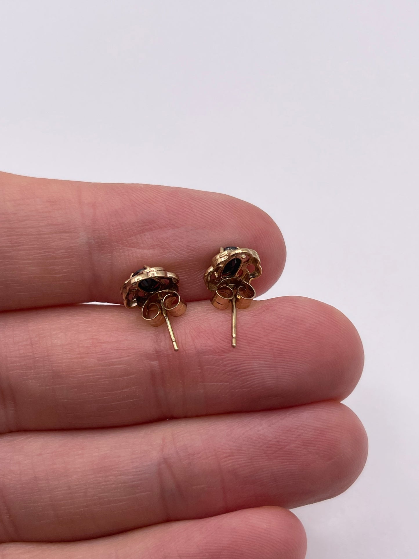 9ct gold sapphire earrings
