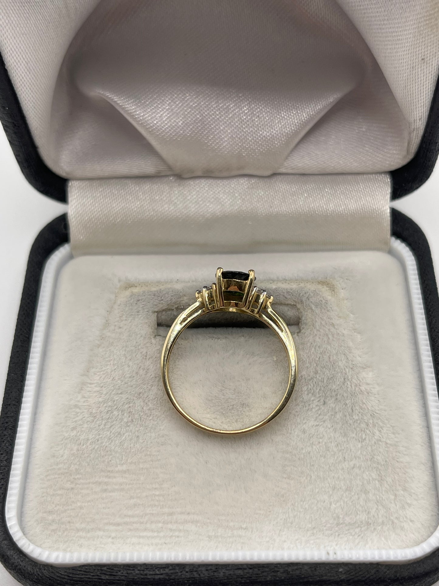 9ct gold diopside and diamond ring