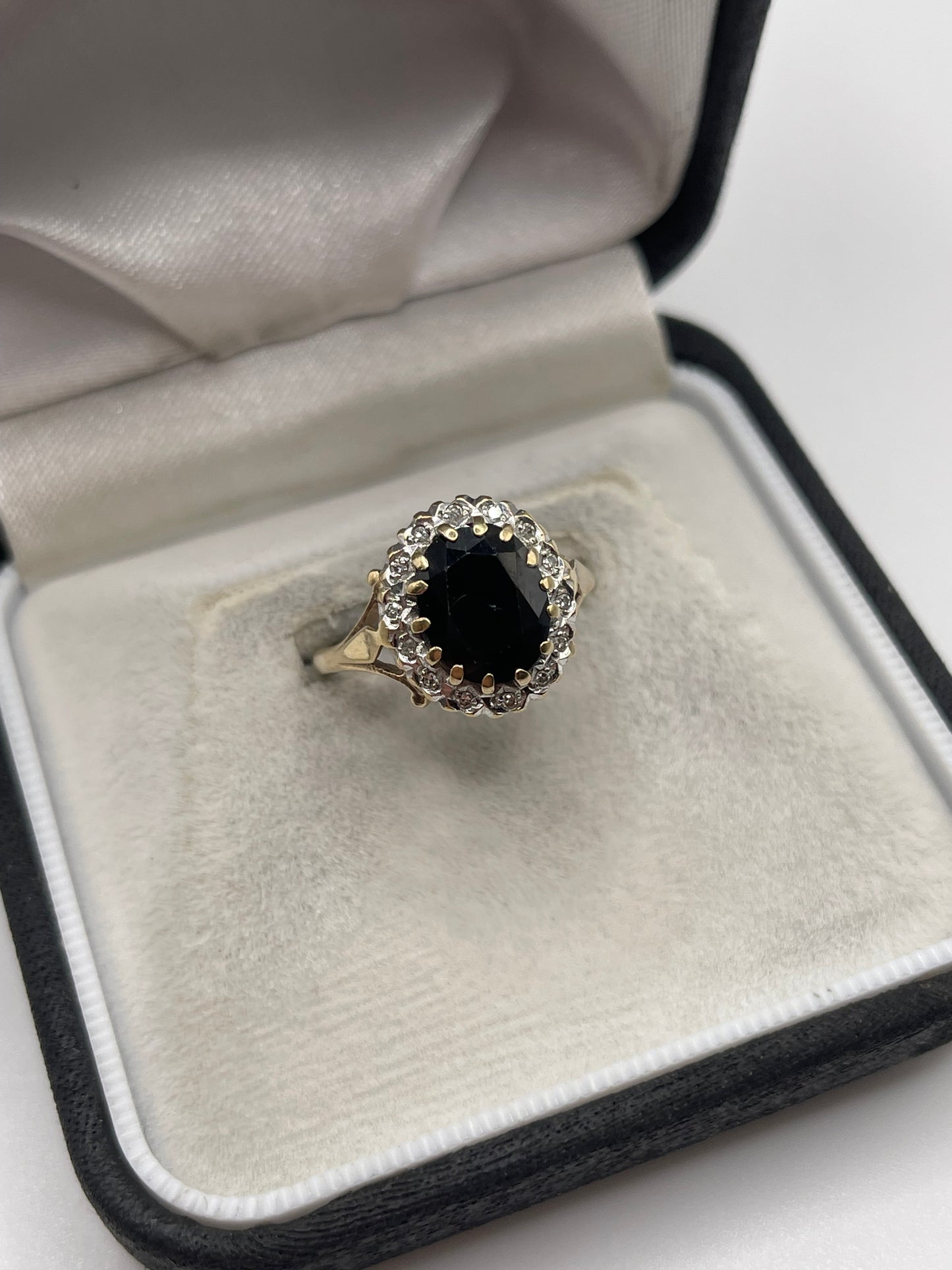 9ct gold sapphire and diamond ring