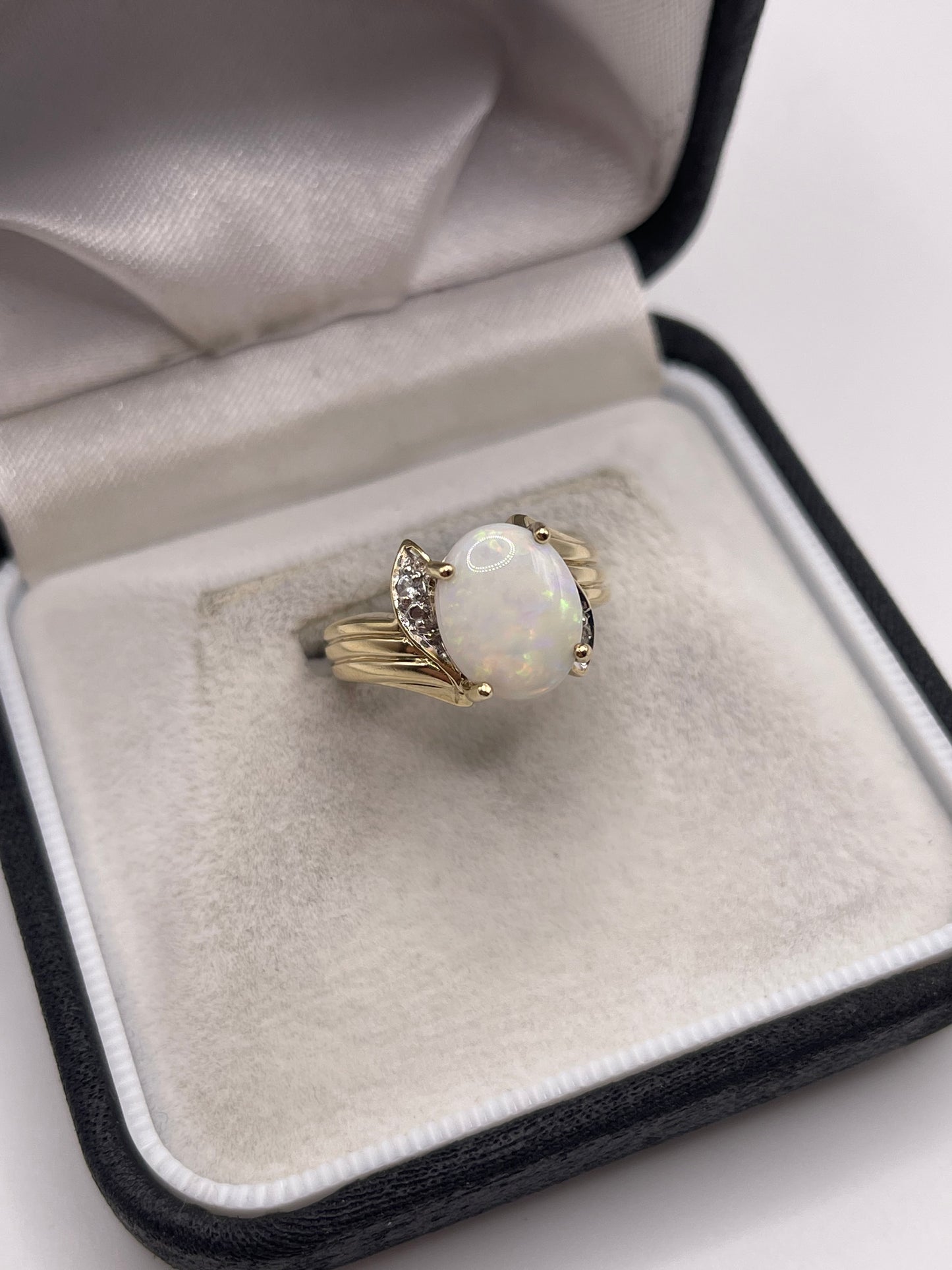 9ct gold opal and diamond ring